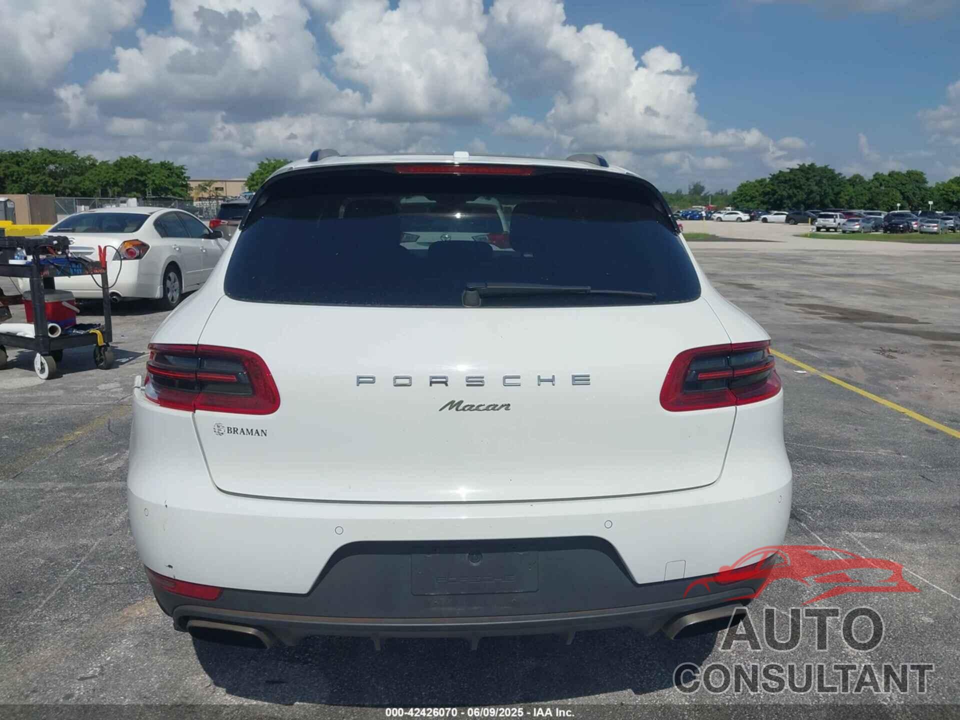 PORSCHE MACAN 2018 - WP1AA2A55JLB09317