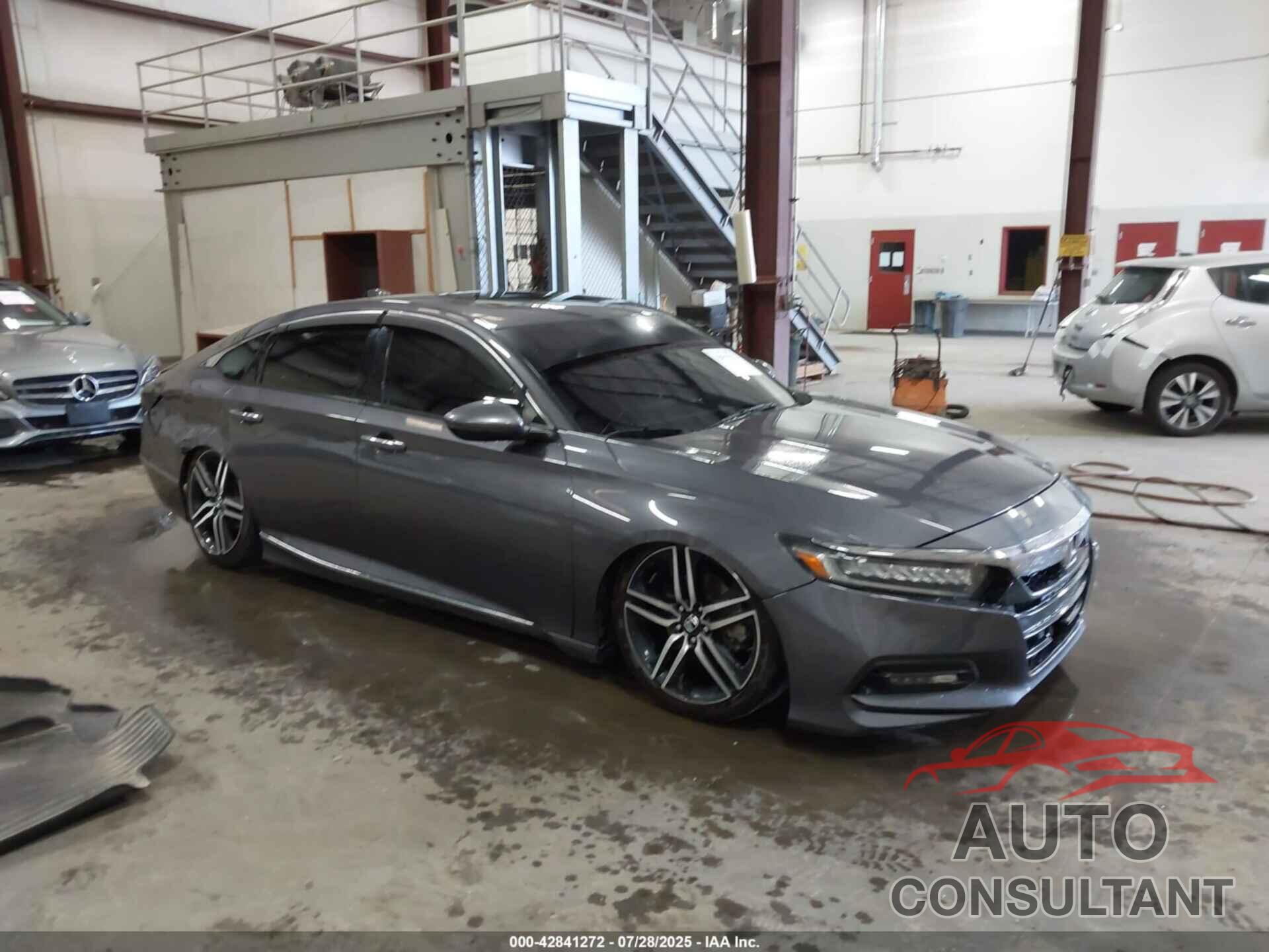 HONDA ACCORD 2018 - 1HGCV2F99JA000303