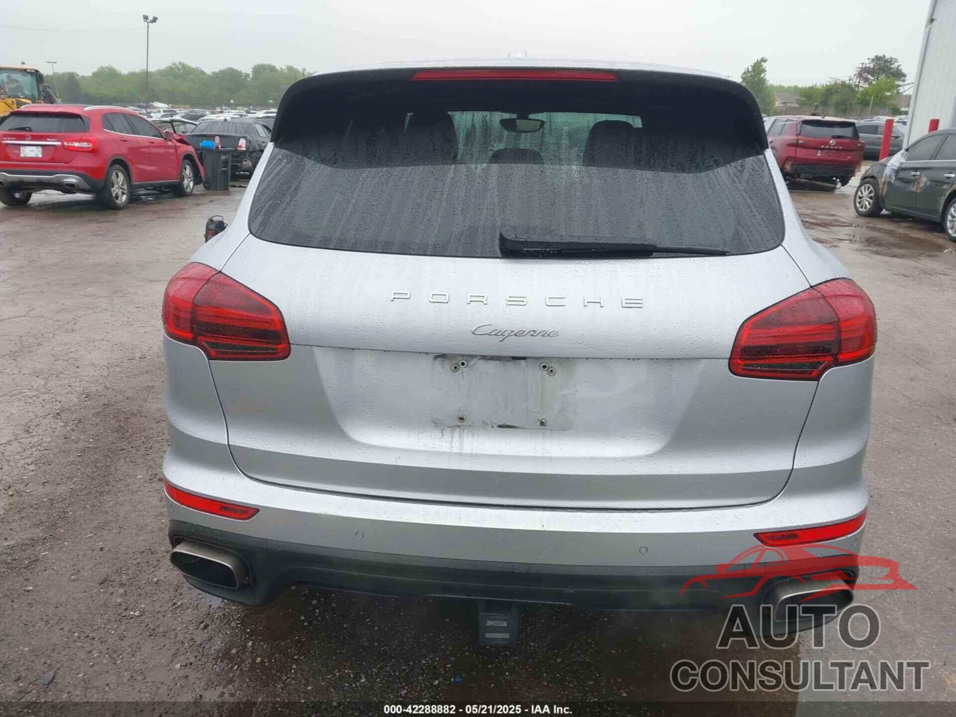 PORSCHE CAYENNE 2017 - WP1AA2A25HKA80522