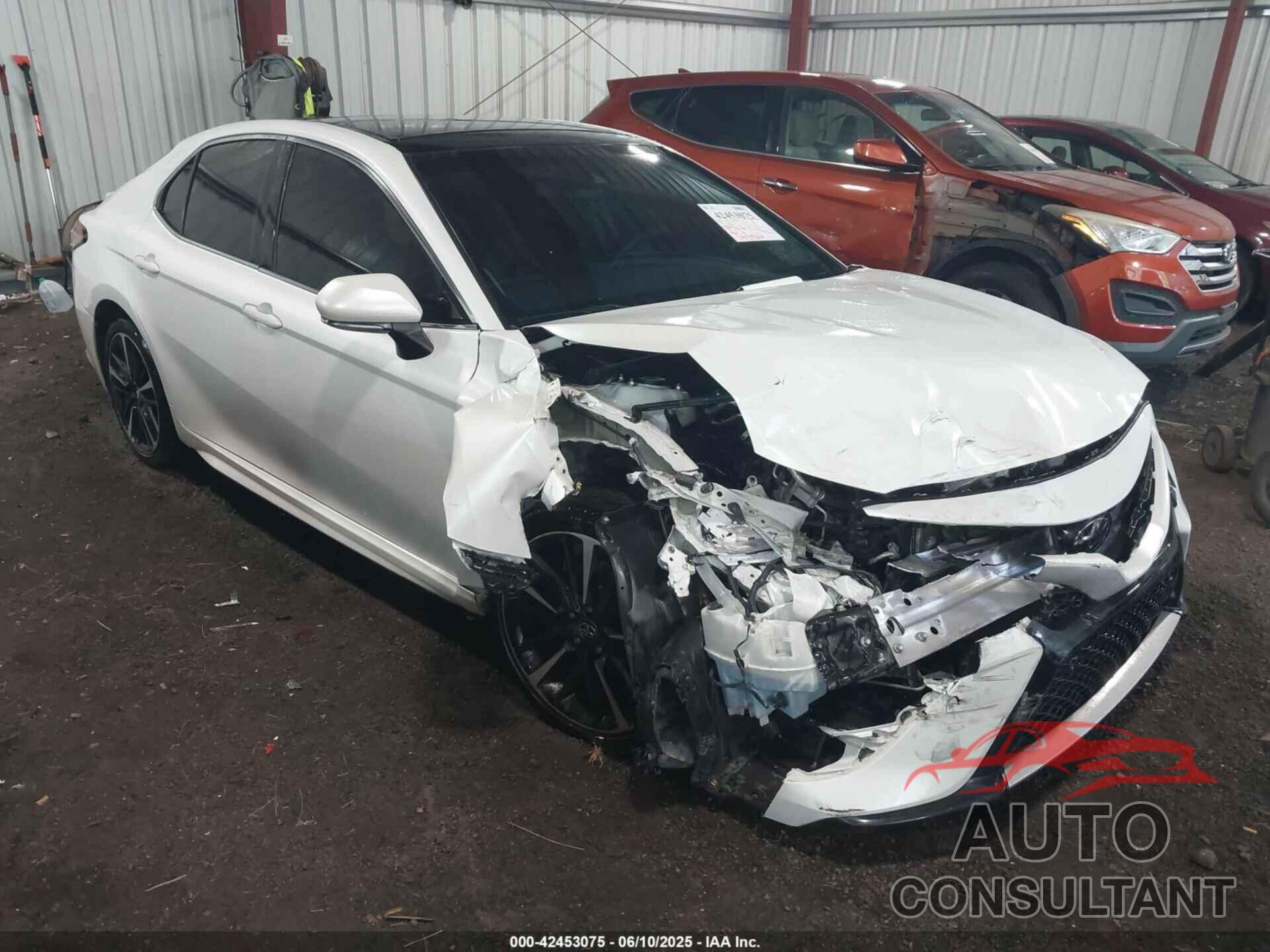 TOYOTA CAMRY 2018 - 4T1B61HK8JU668301