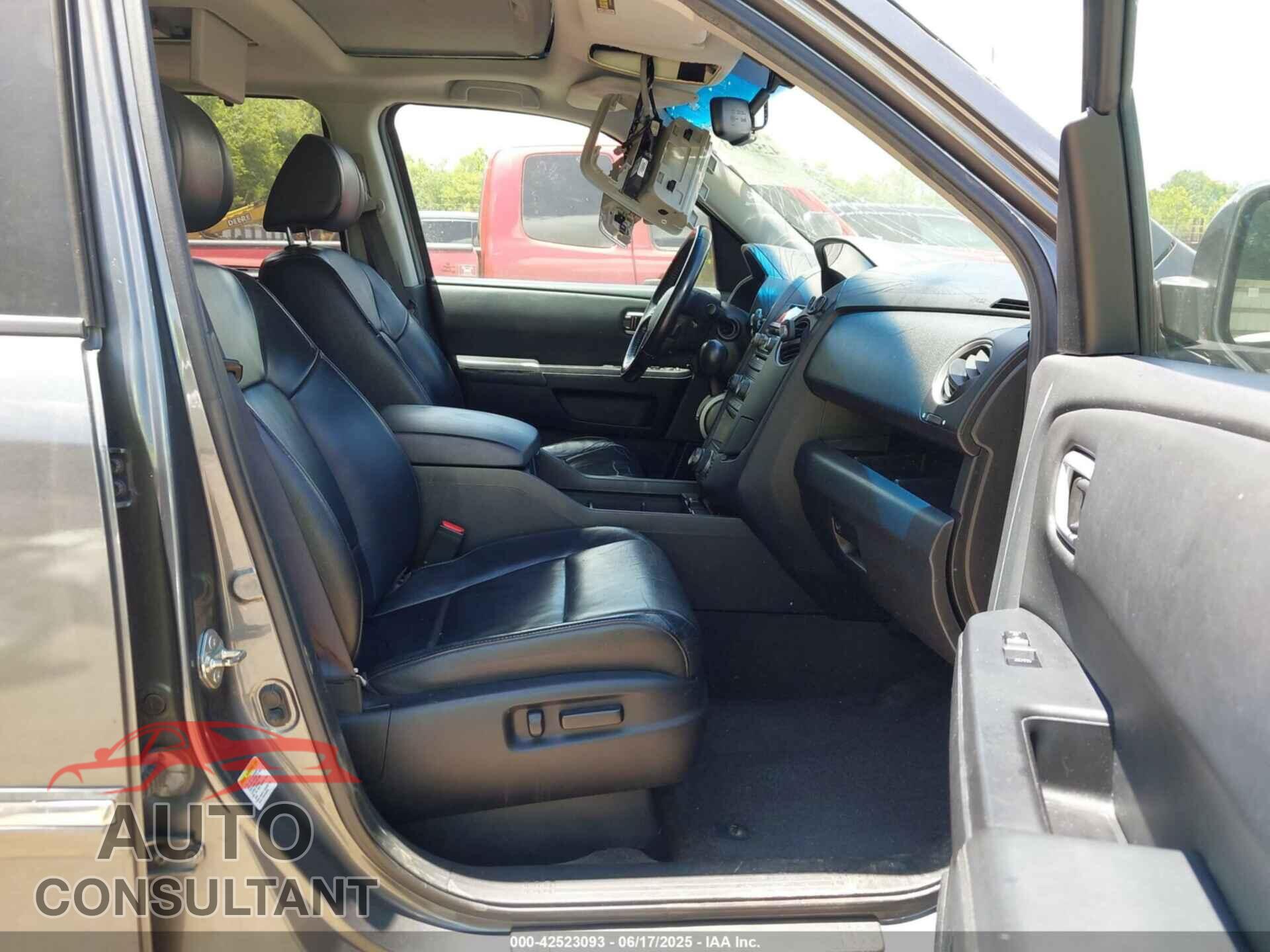 HONDA PILOT 2012 - 5FNYF4H93CB038565