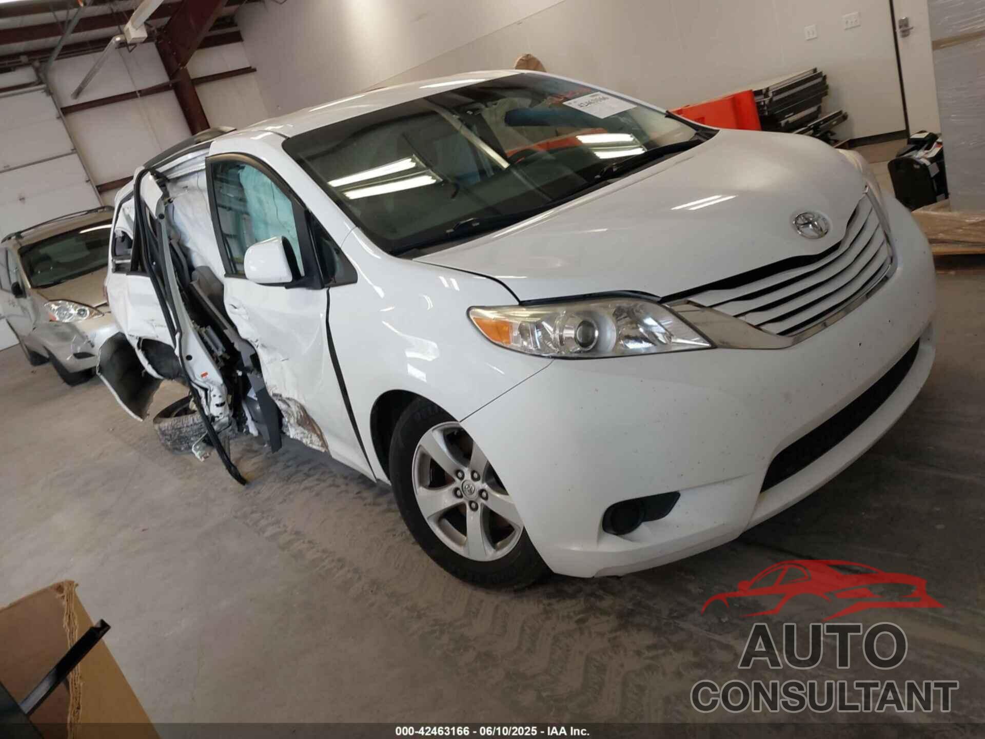 TOYOTA SIENNA 2017 - 5TDKZ3DC1HS825297