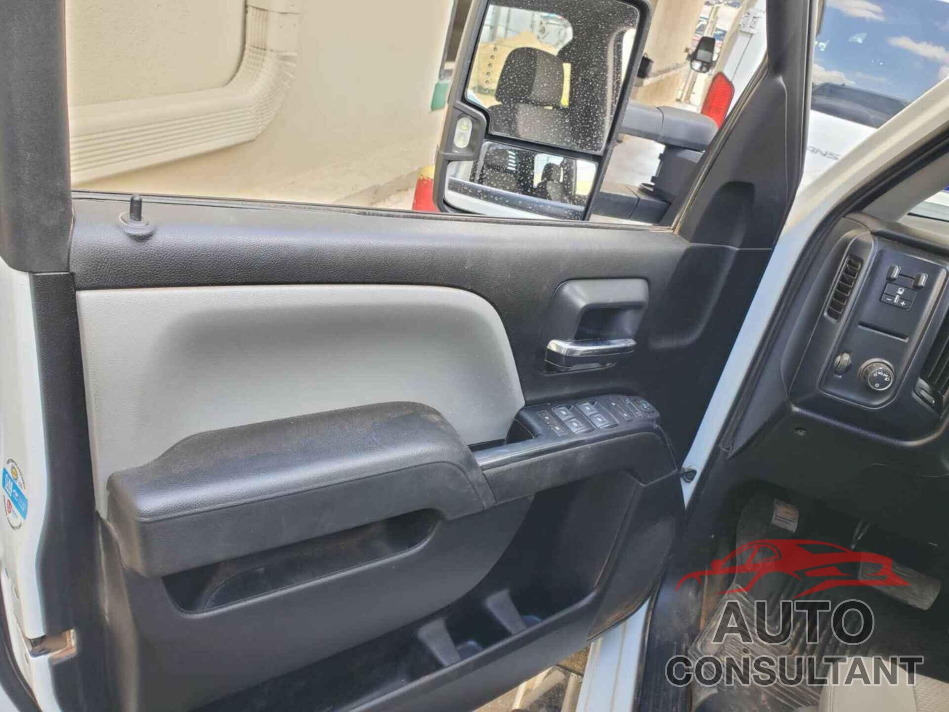 CHEVROLET SILVERADO 2019 - 2GC2KREG9K1207765