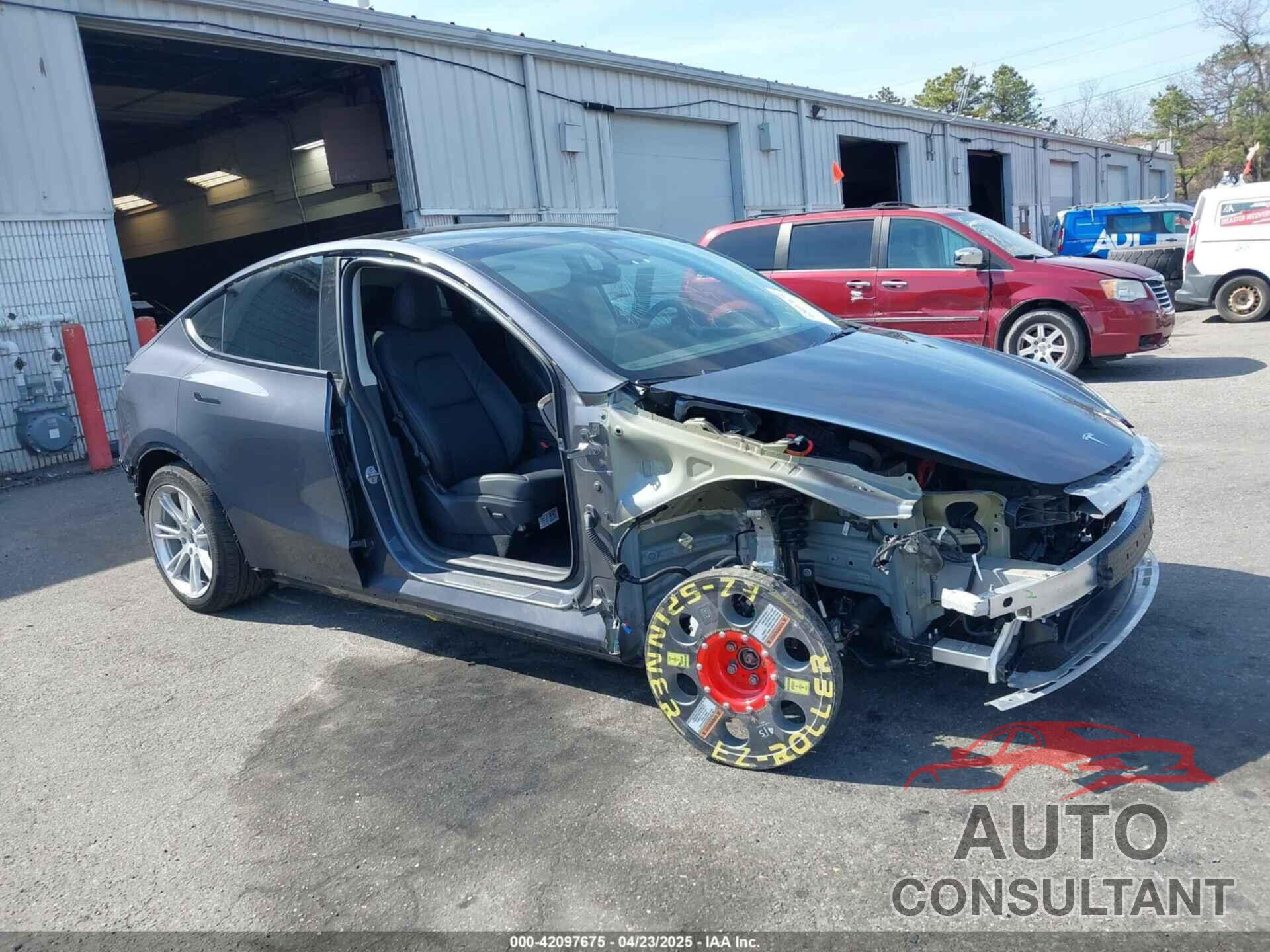 TESLA MODEL Y 2023 - 7SAYGDEE7PF856985