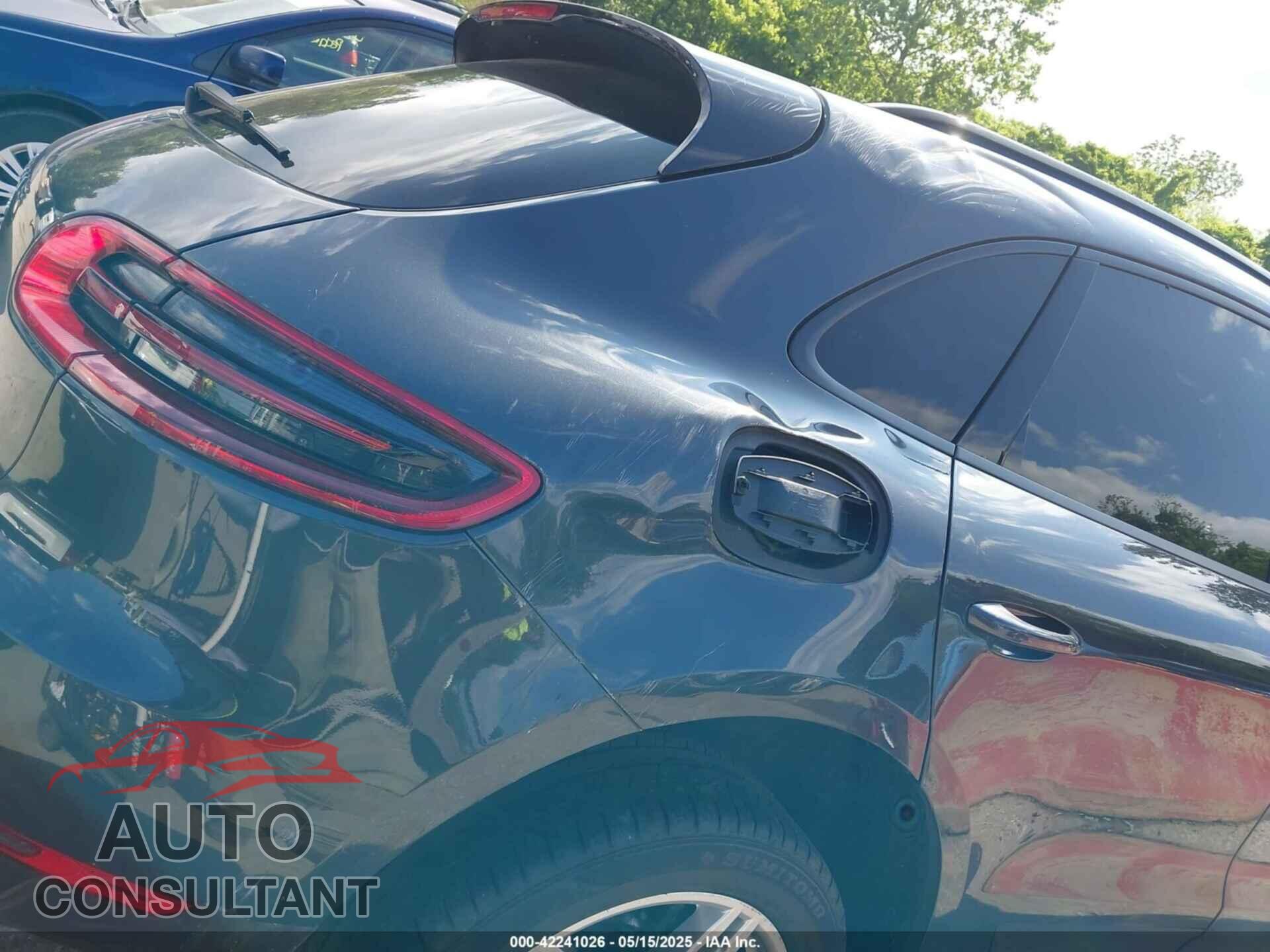 PORSCHE MACAN 2018 - WP1AA2A51JLB07354