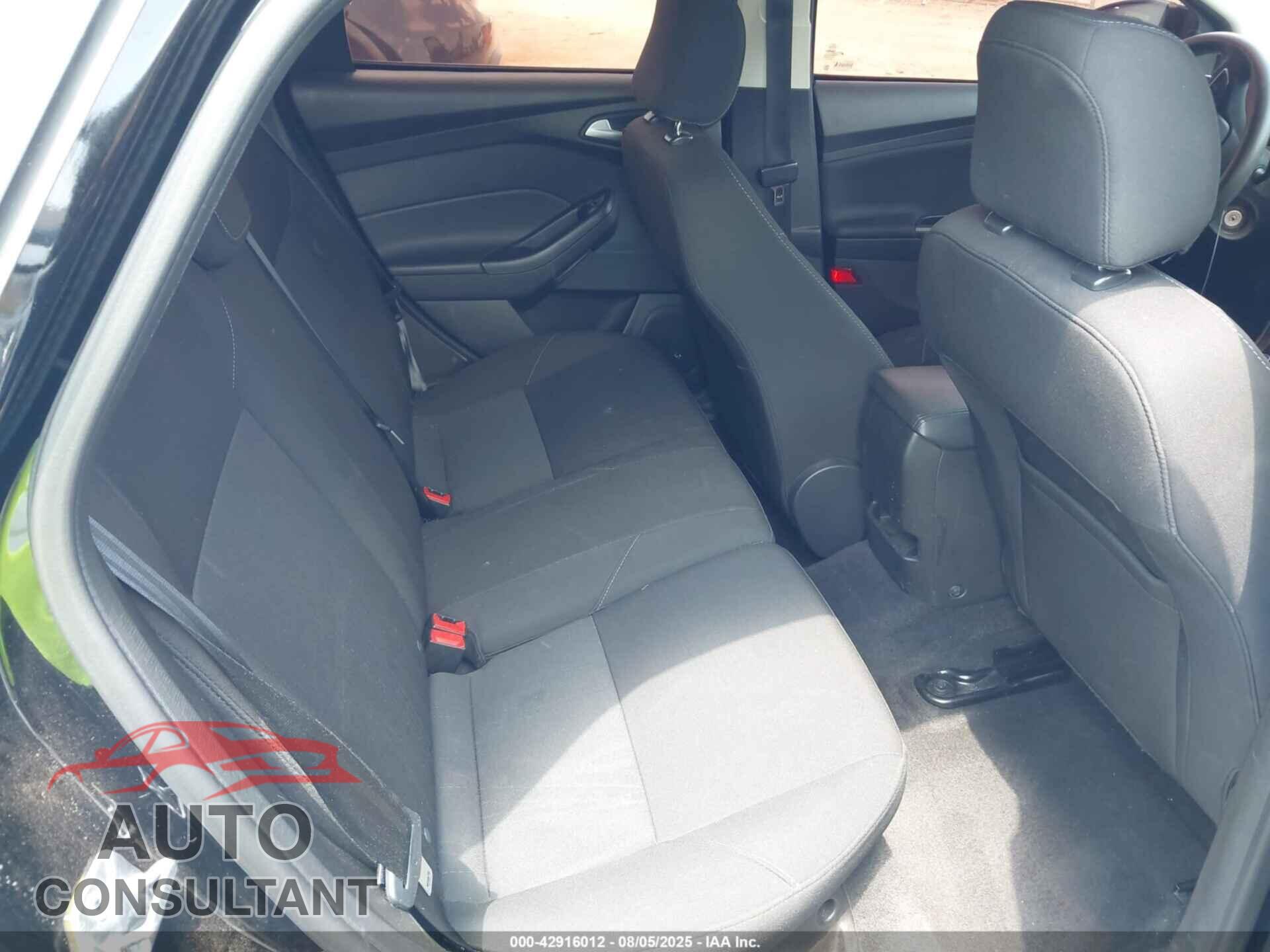 FORD FOCUS 2017 - 1FADP3M23HL241707