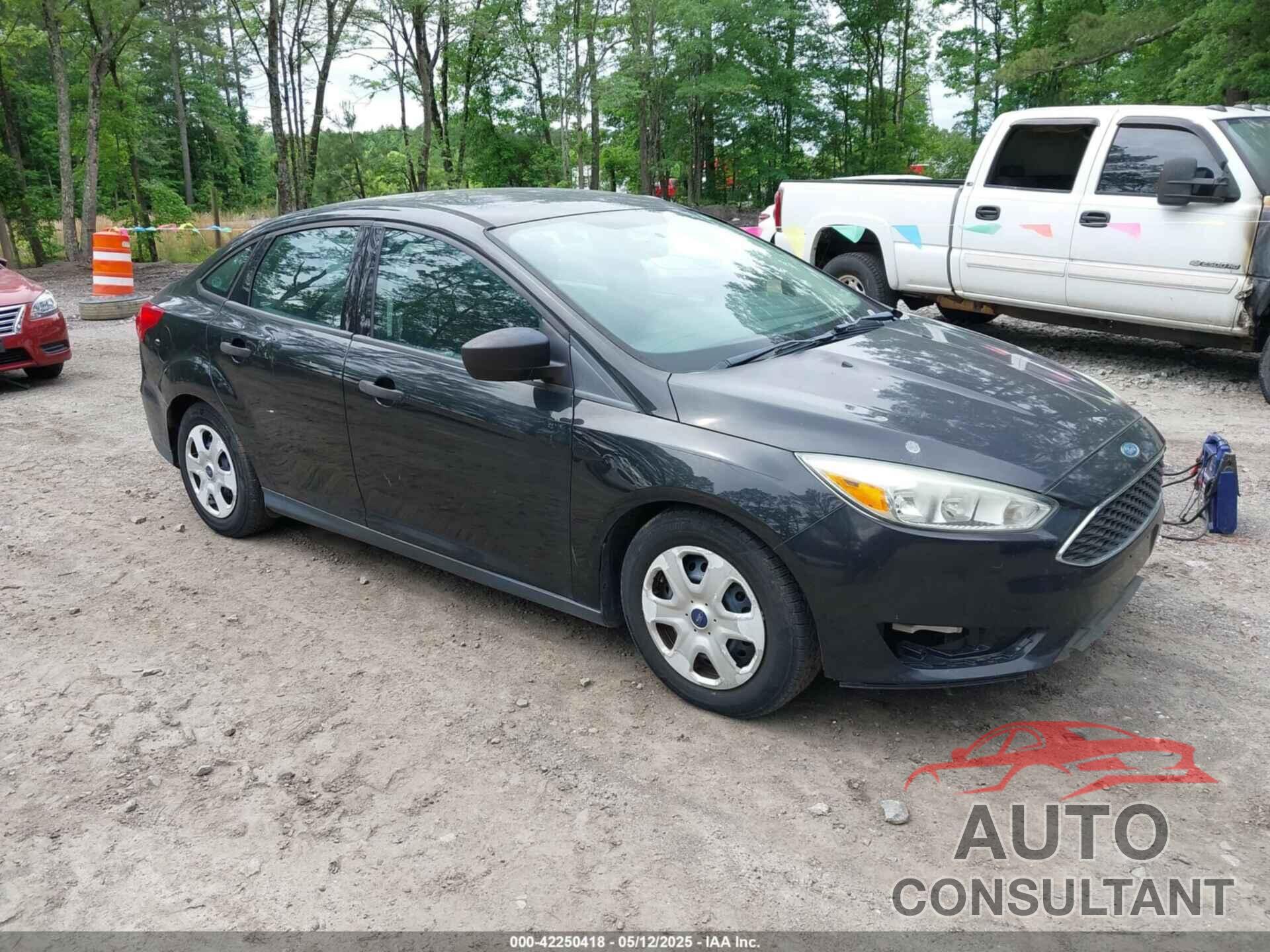 FORD FOCUS 2015 - 1FADP3E28FL212859