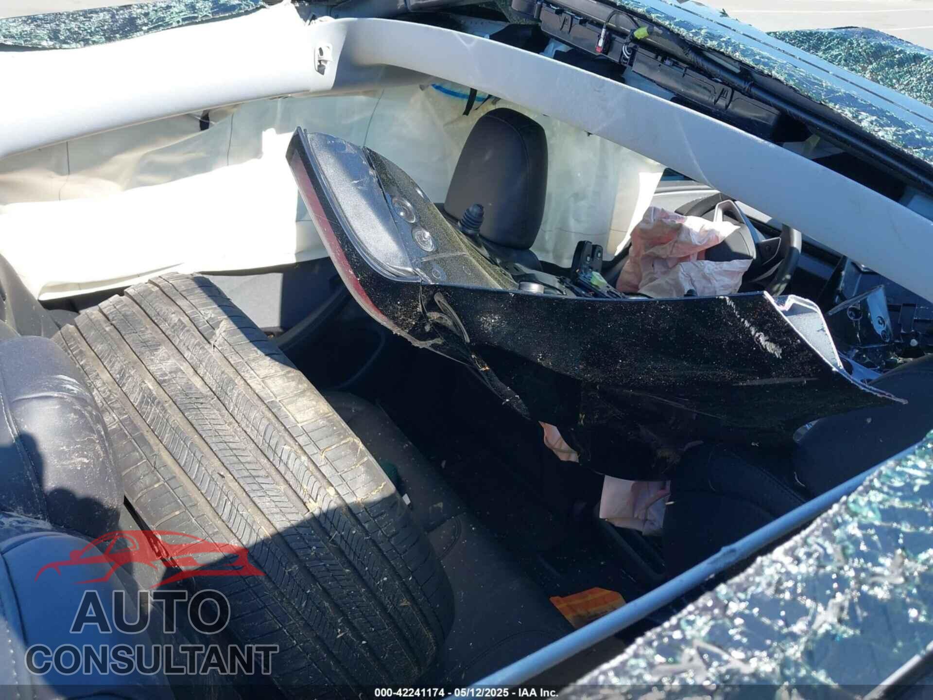TESLA MODEL 3 2025 - 5YJ3E1EAXSF927128
