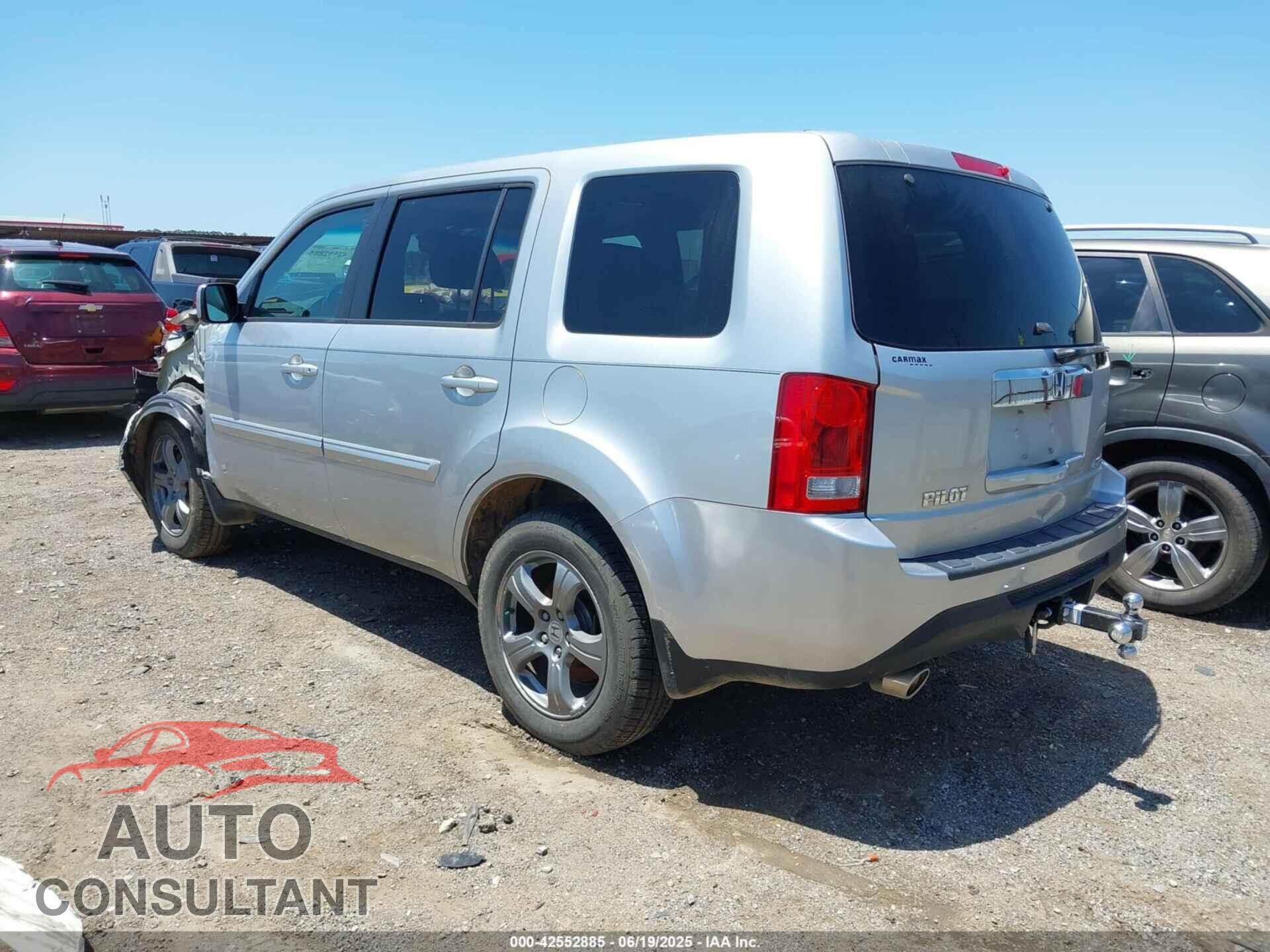 HONDA PILOT 2013 - 5FNYF4H74DB016557