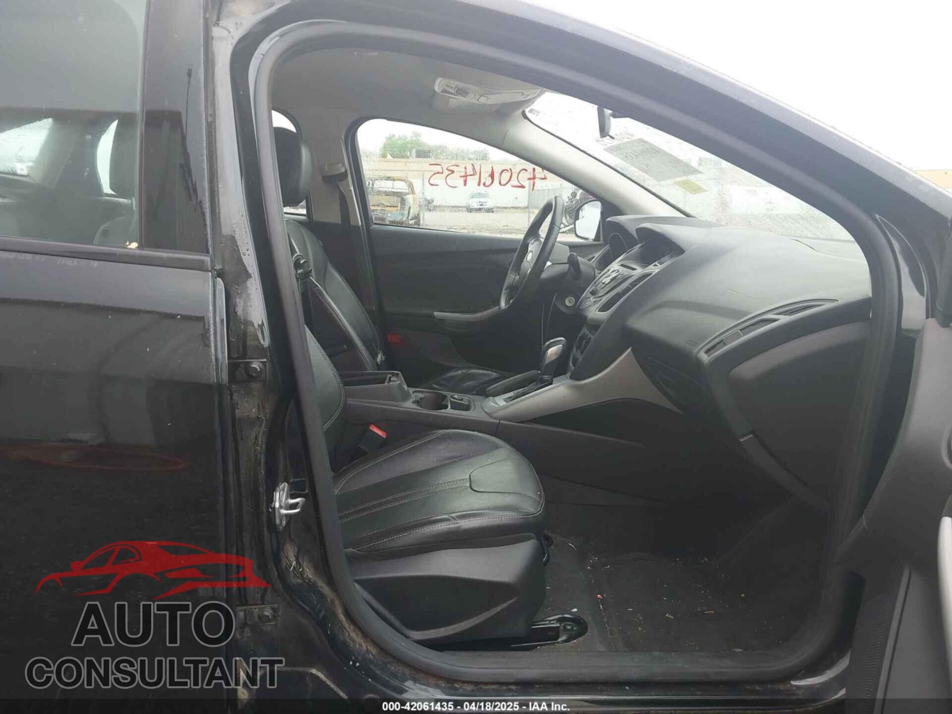 FORD FOCUS 2014 - 1FADP3F27EL420910