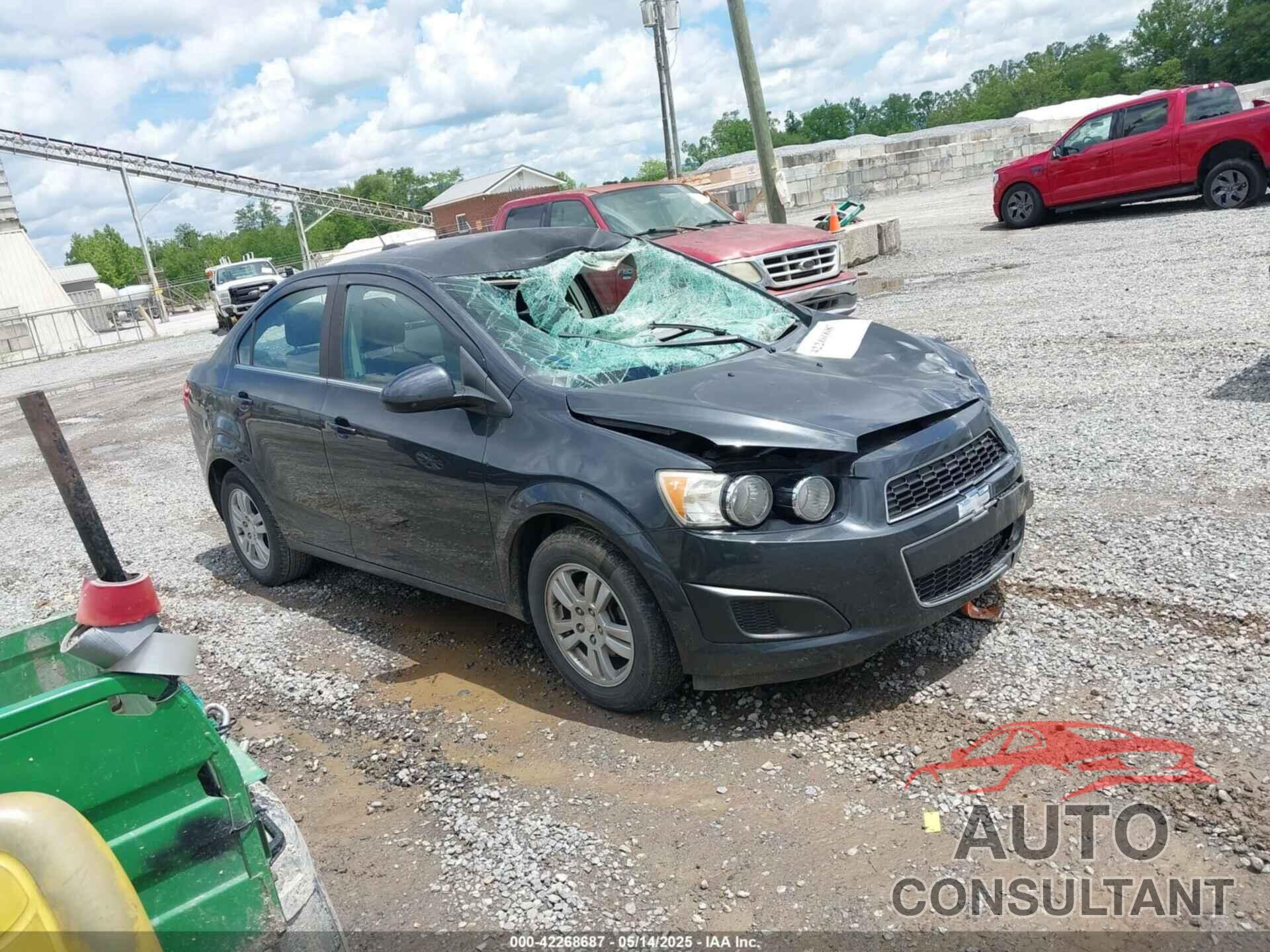 CHEVROLET SONIC 2015 - 1G1JC5SH0F4170171