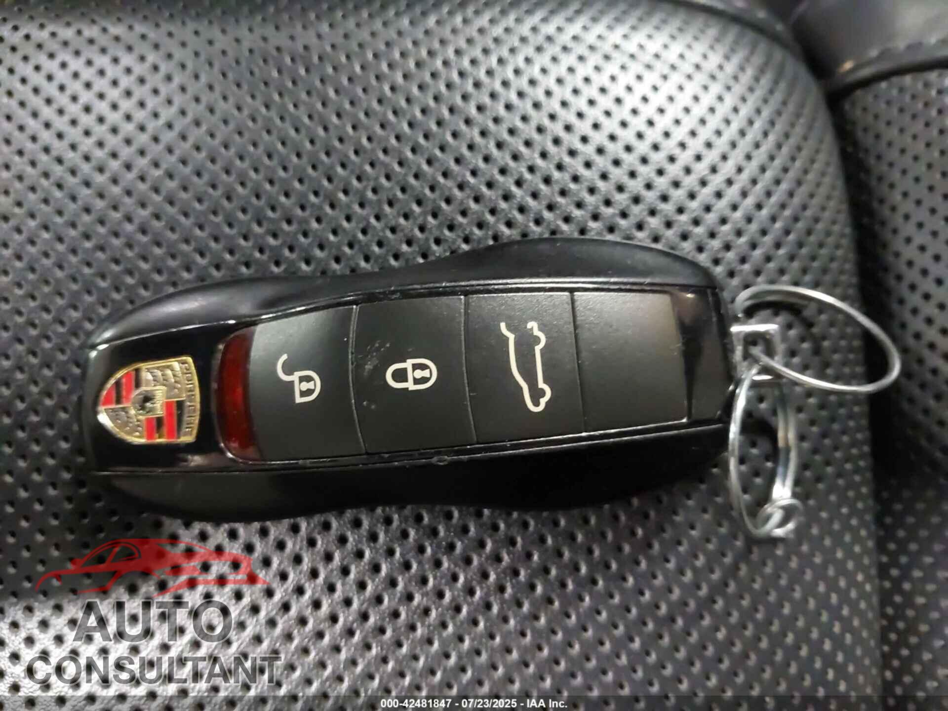 PORSCHE CAYENNE 2016 - WP1AA2A27GLA08360
