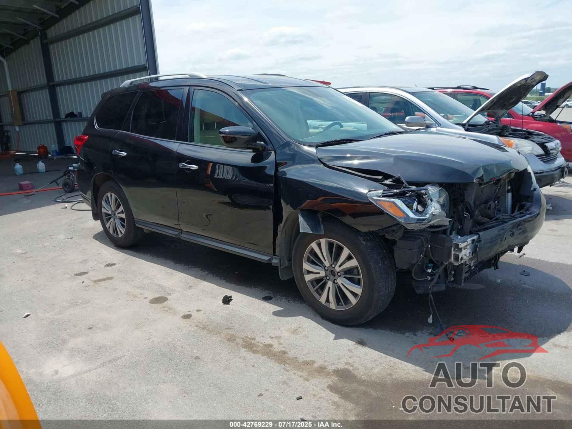 NISSAN PATHFINDER 2018 - 5N1DR2MN7JC641277