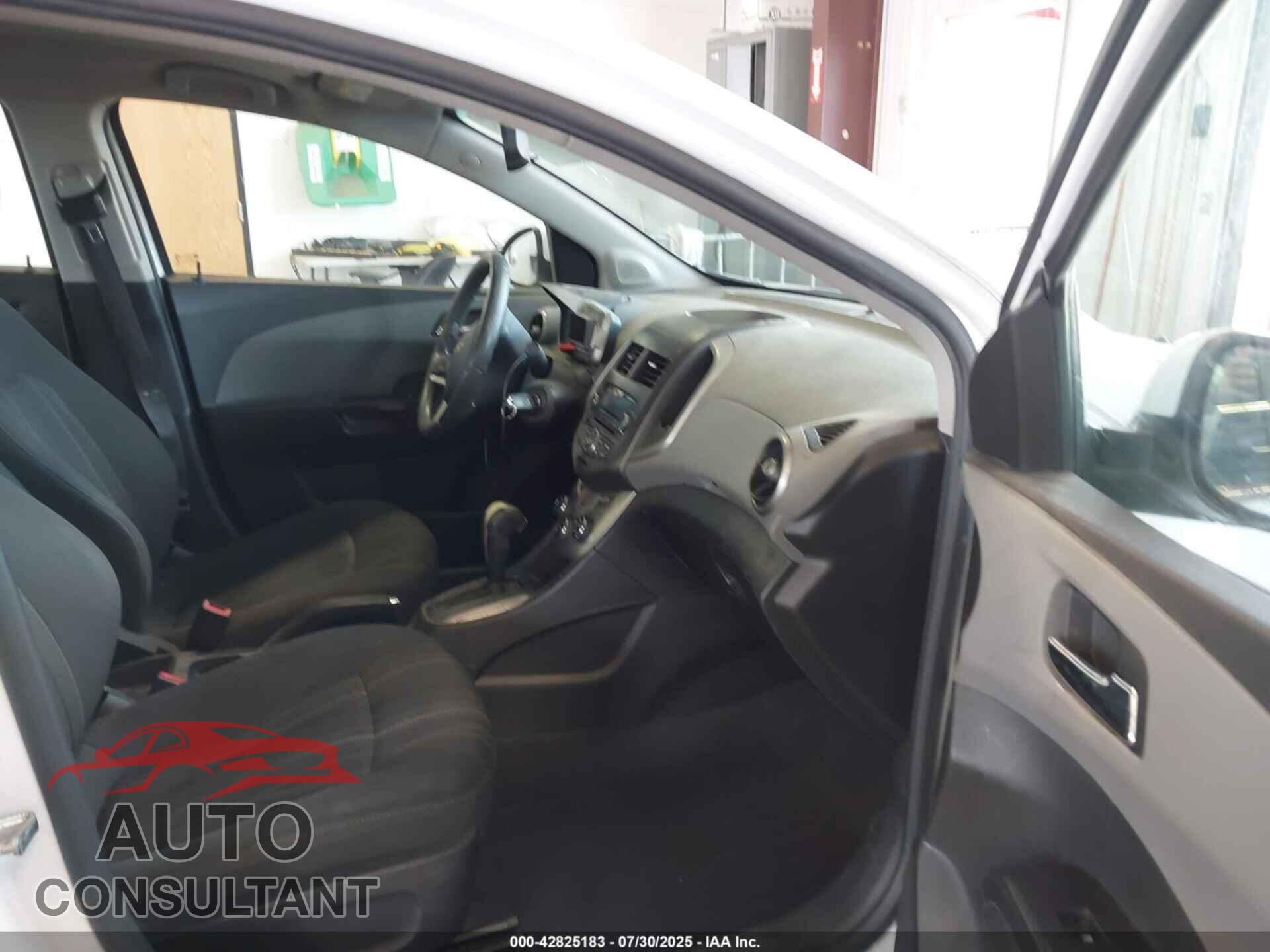 CHEVROLET SONIC 2014 - 1G1JC5SH0E4173473