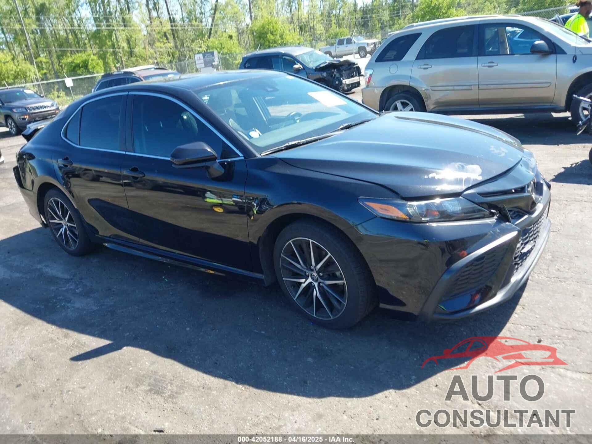 TOYOTA CAMRY 2021 - 4T1G11AK5MU561225