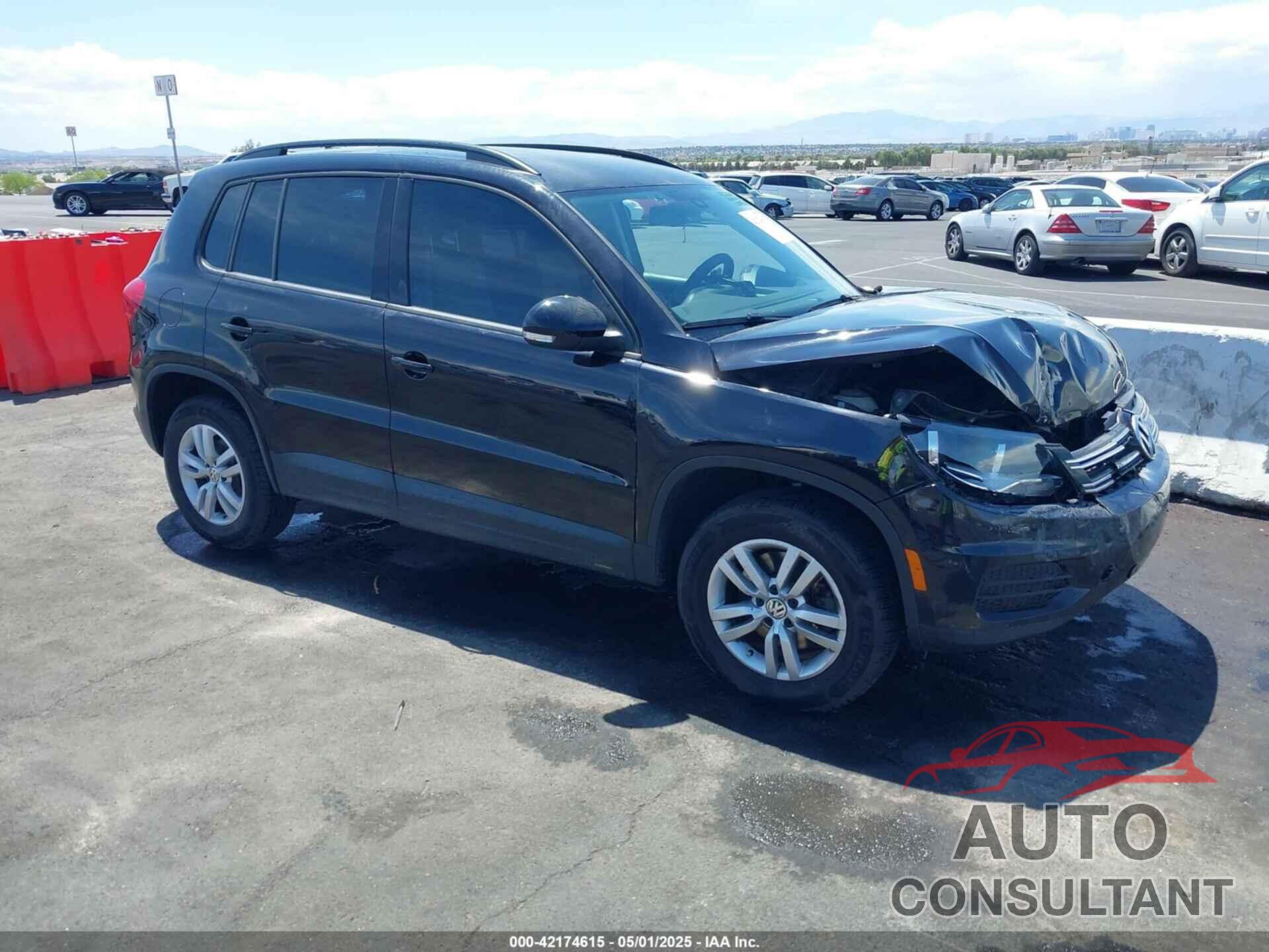 VOLKSWAGEN TIGUAN 2017 - WVGAV7AX8HK001869