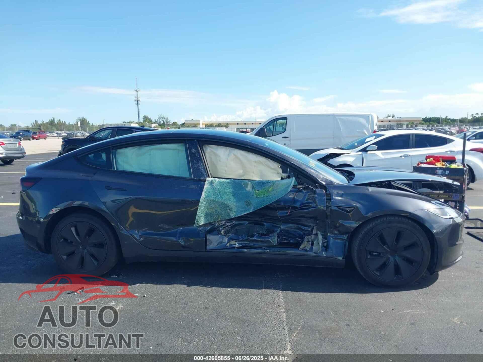 TESLA MODEL 3 2024 - 5YJ3E1EA0RF872022