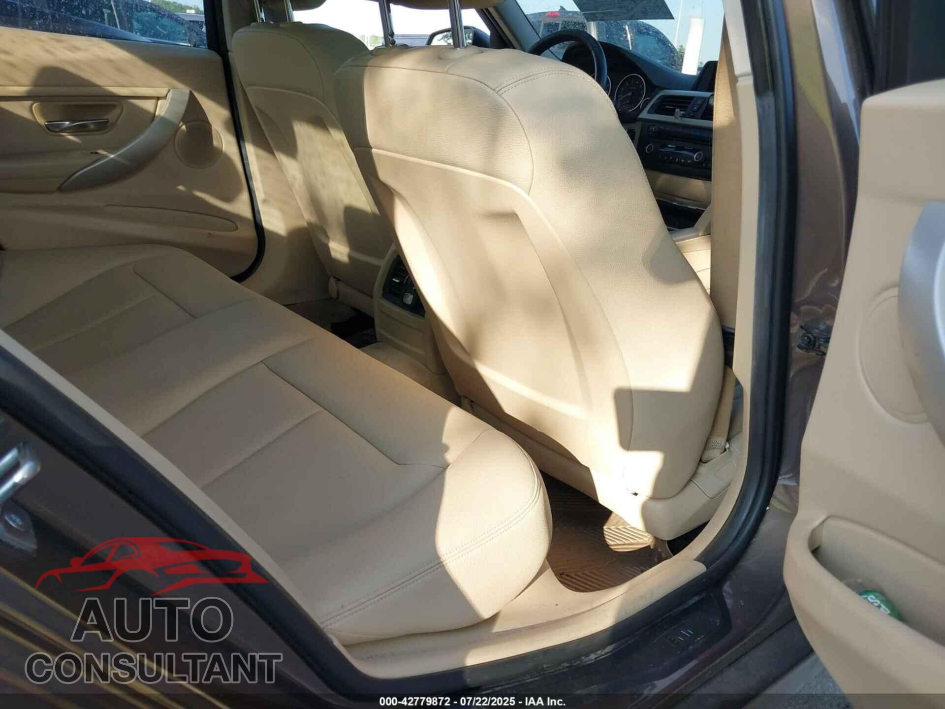 BMW 320I 2015 - WBA3C3C50FK202893