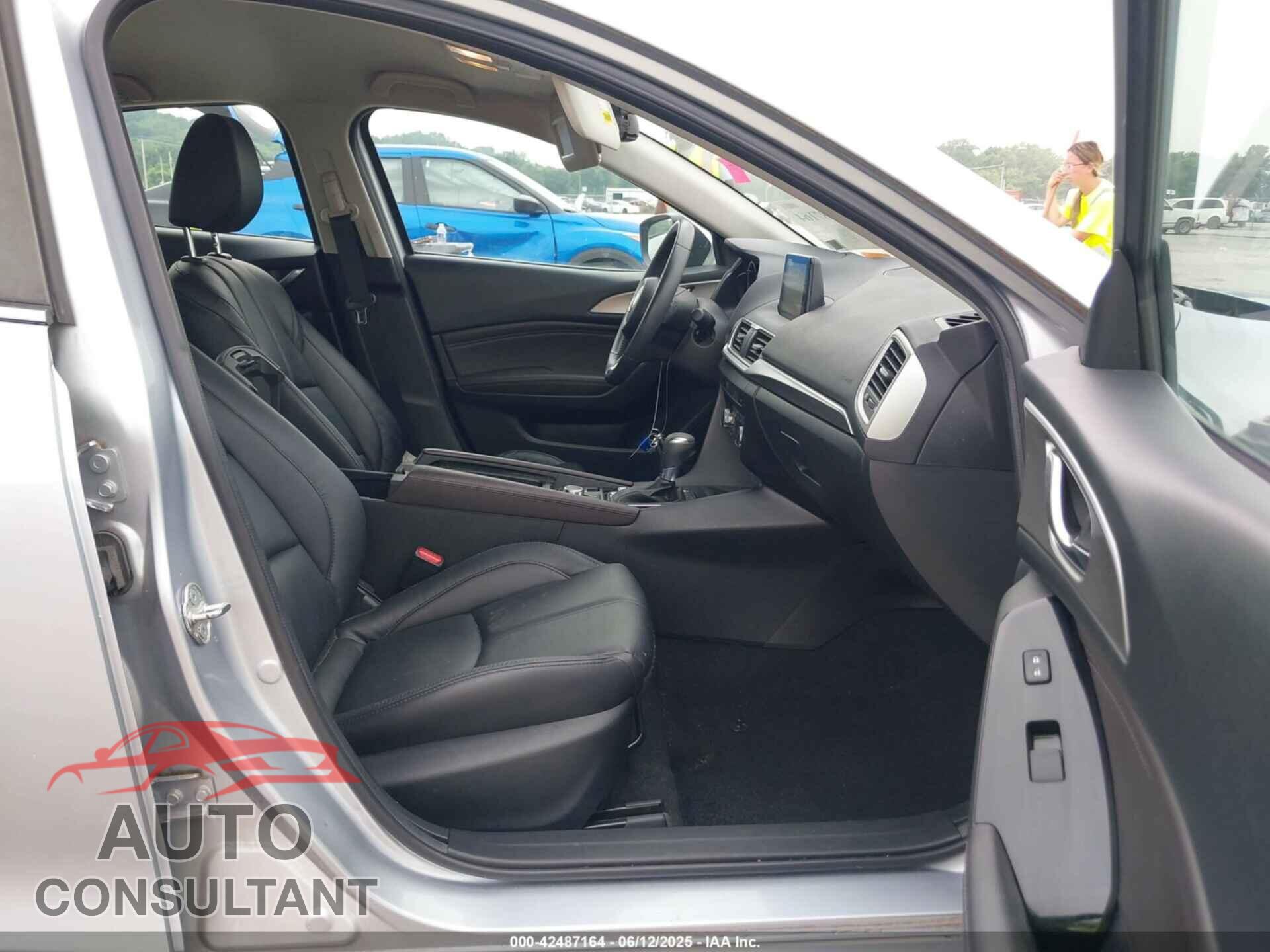 MAZDA MAZDA3 2017 - 3MZBN1L73HM100687