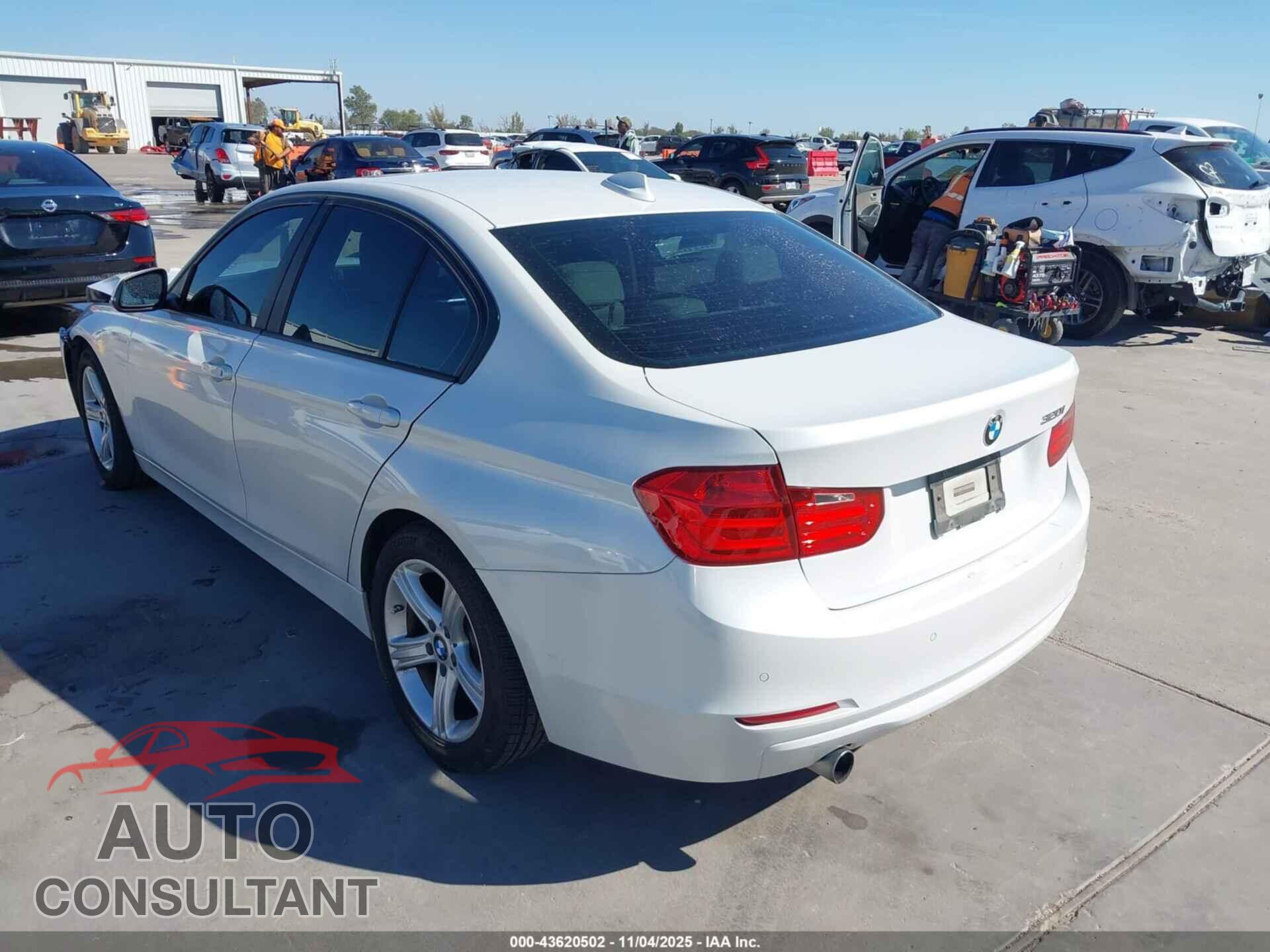 BMW 320I 2015 - WBA3B1G50FNT04582