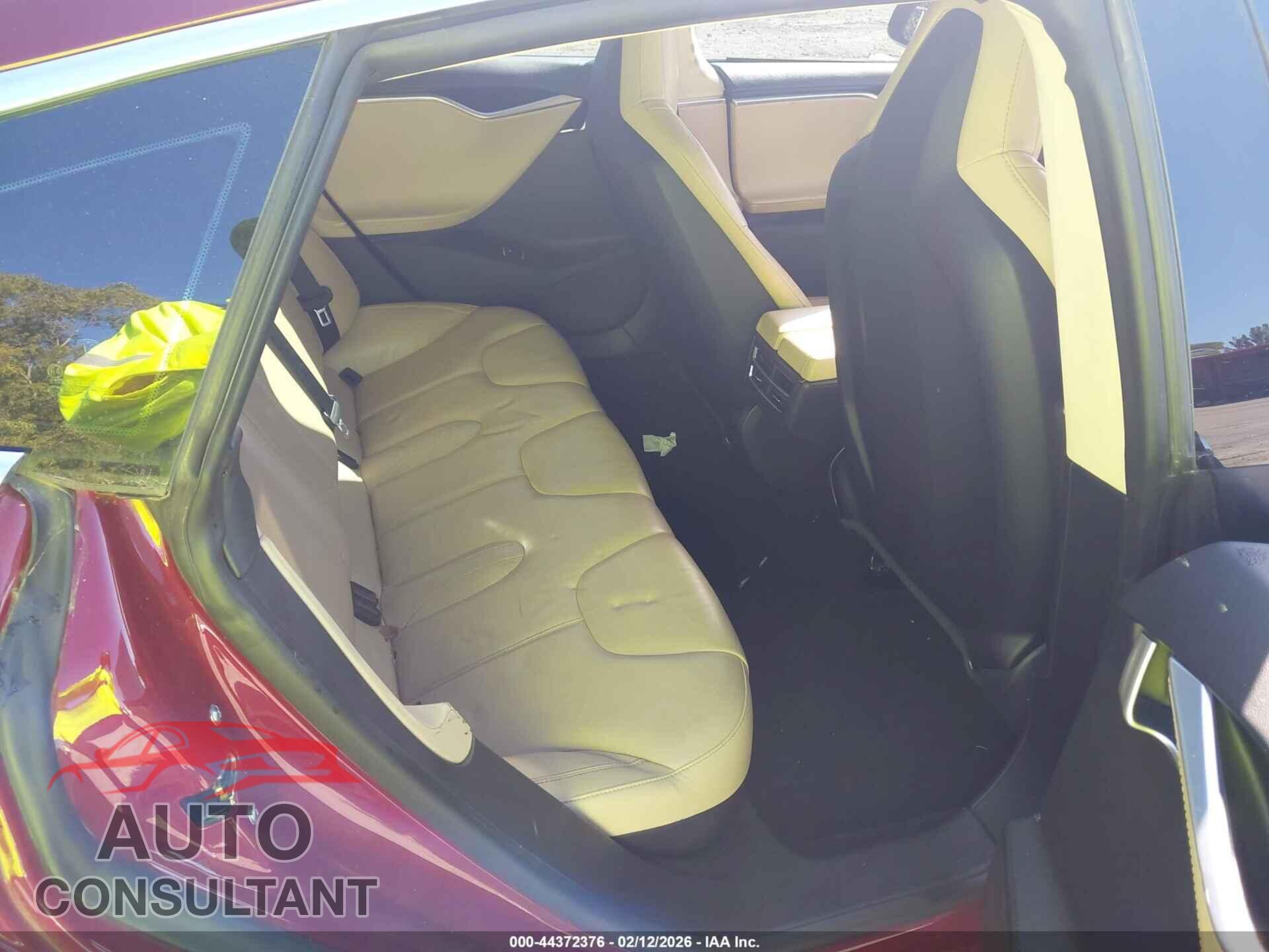 TESLA MODEL S 2012 - 5YJSA1DN4CFP01583