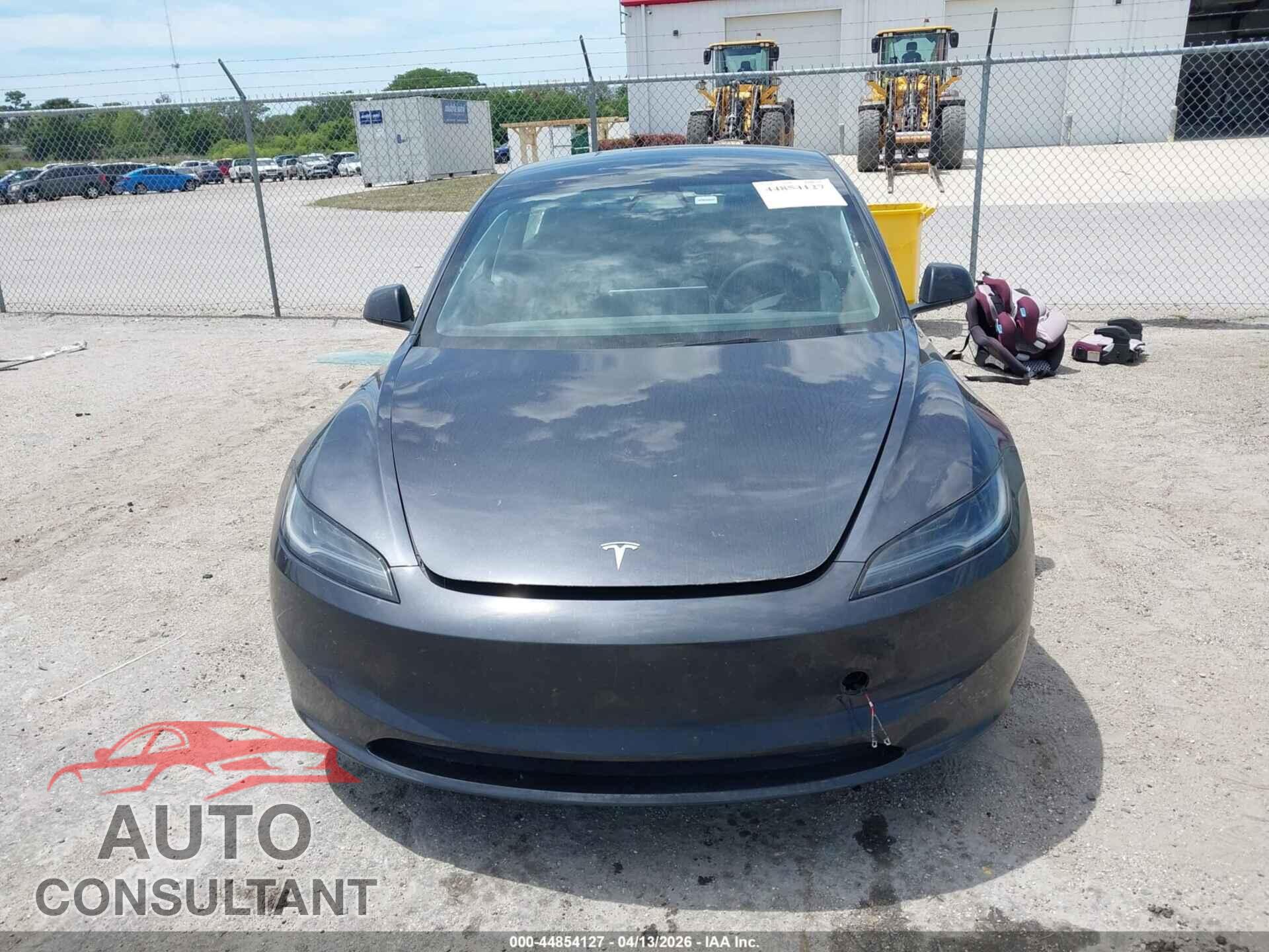 TESLA MODEL 3 2024 - 5YJ3E1EA3RF844263
