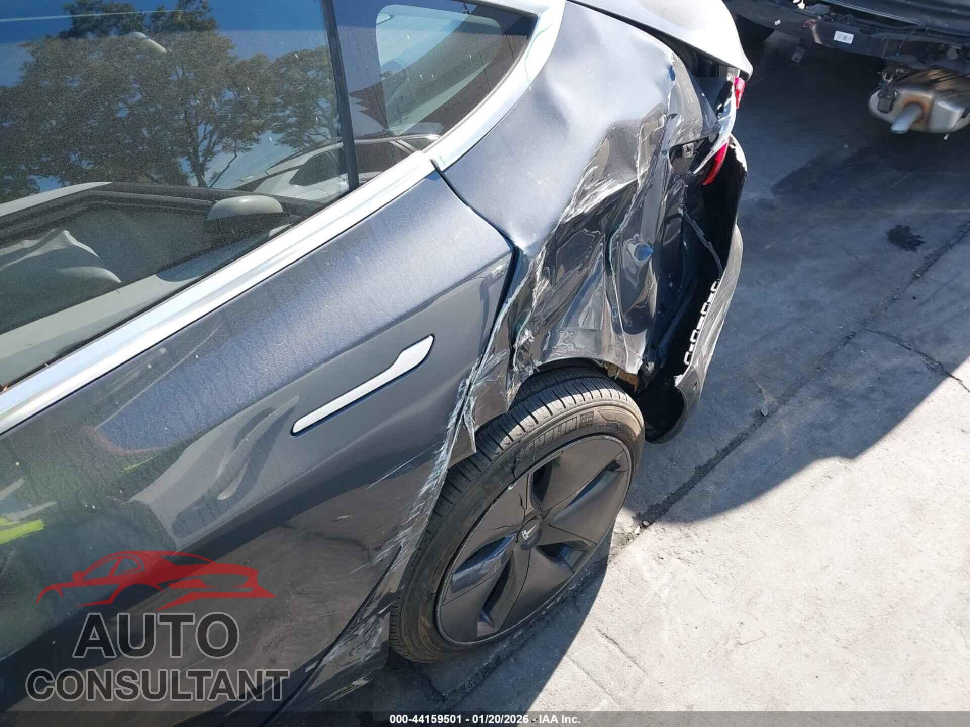TESLA MODEL 3 2017 - 5YJ3E1EA9HF001294