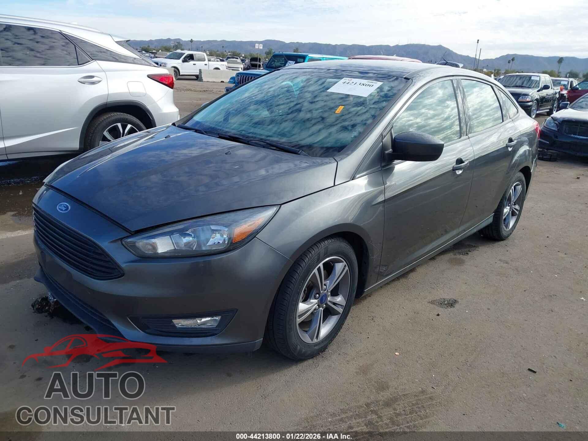 FORD FOCUS 2018 - 1FADP3FE7JL200722