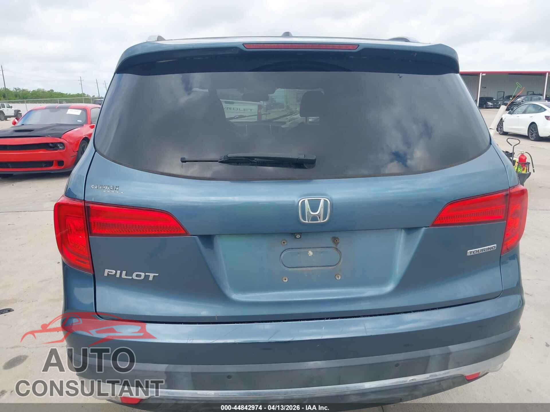 HONDA PILOT 2017 - 5FNYF5H94HB043822