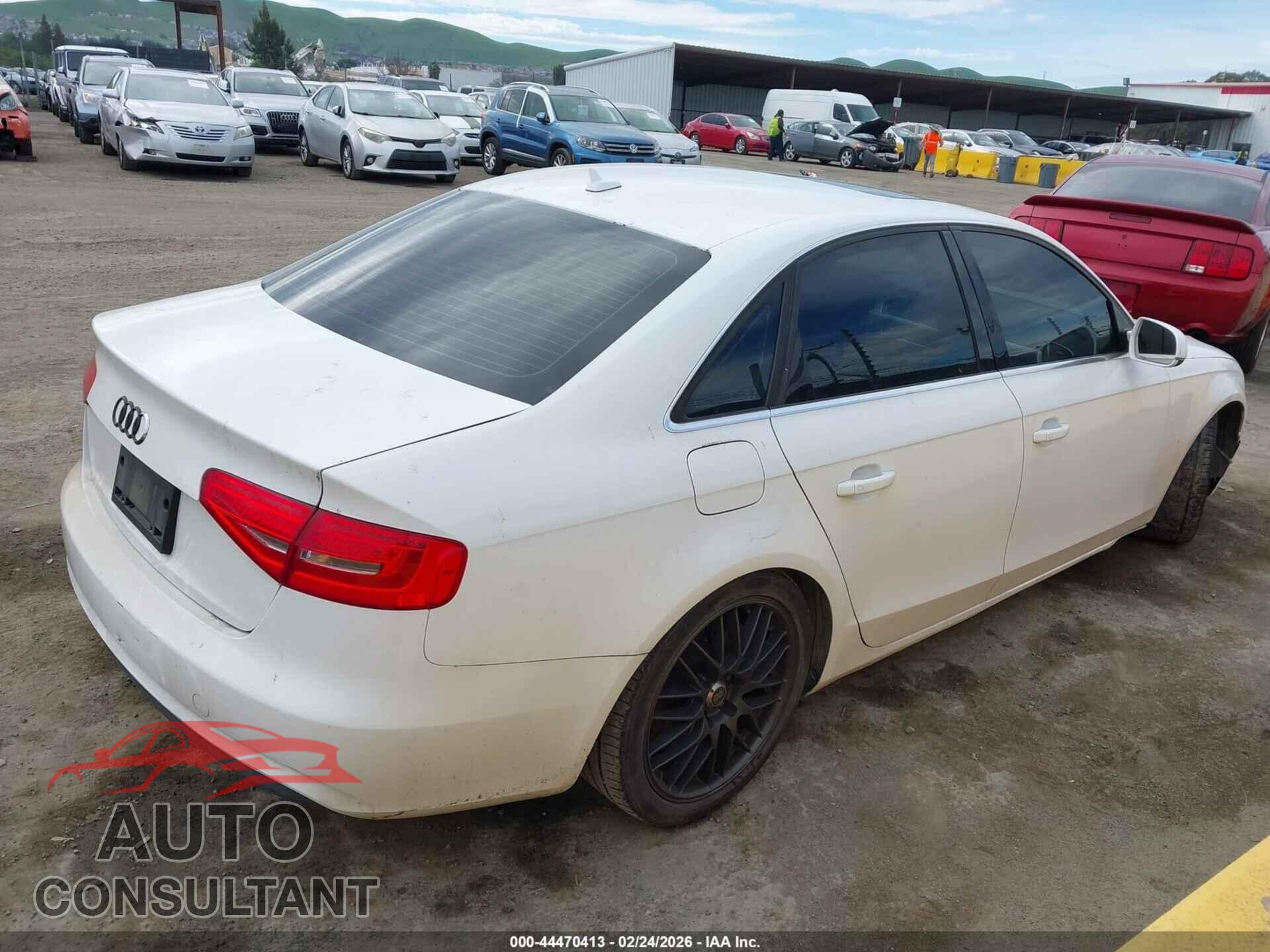 AUDI A4 2013 - WAUEFAFL3DN009826