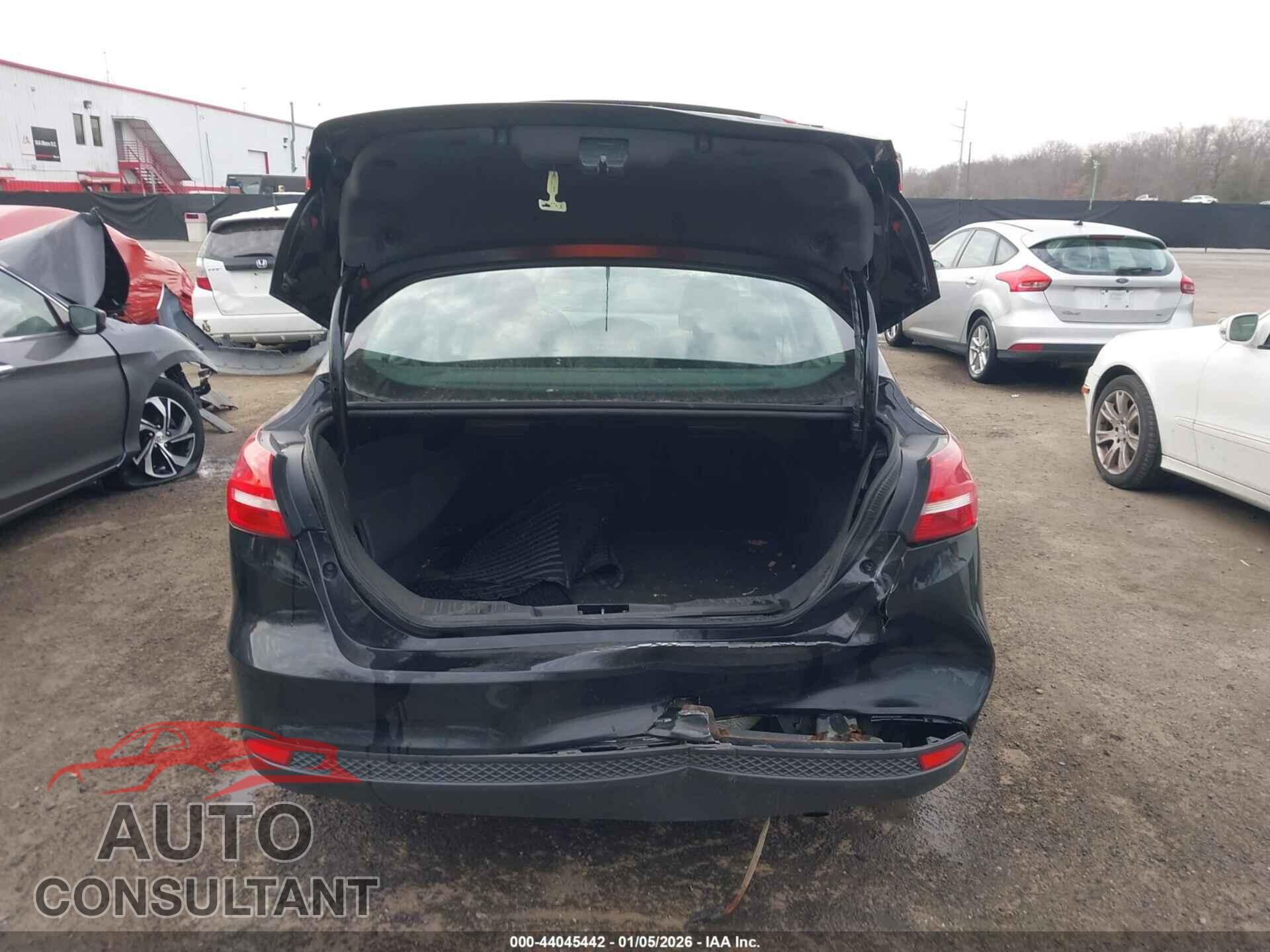 FORD FOCUS 2017 - 1FADP3F23HL325006