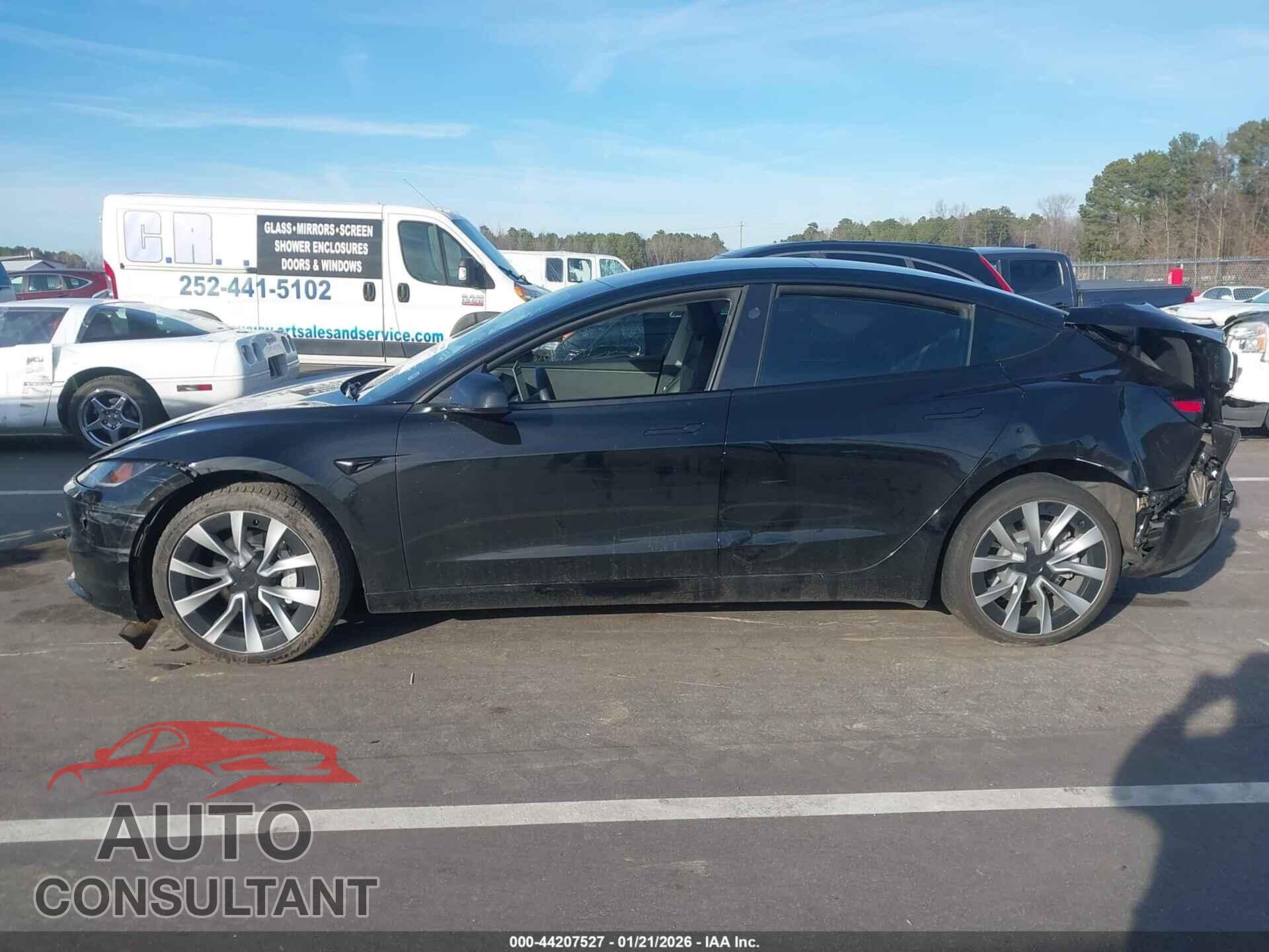 TESLA MODEL 3 2025 - 5YJ3E1EA5SF926470