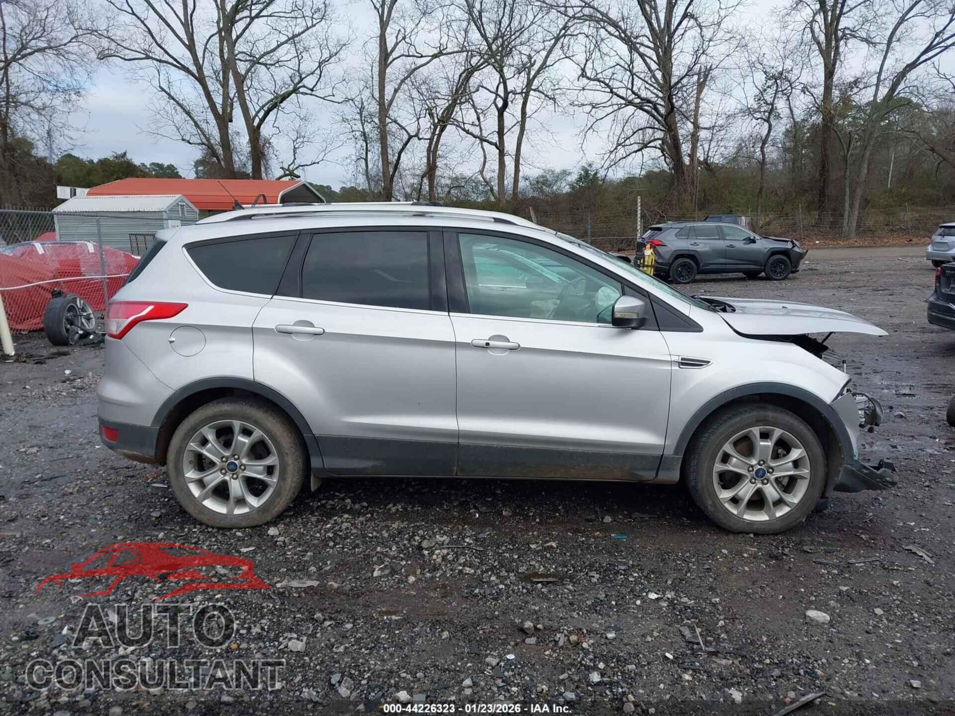 FORD ESCAPE 2016 - 1FMCU0J96GUC19106