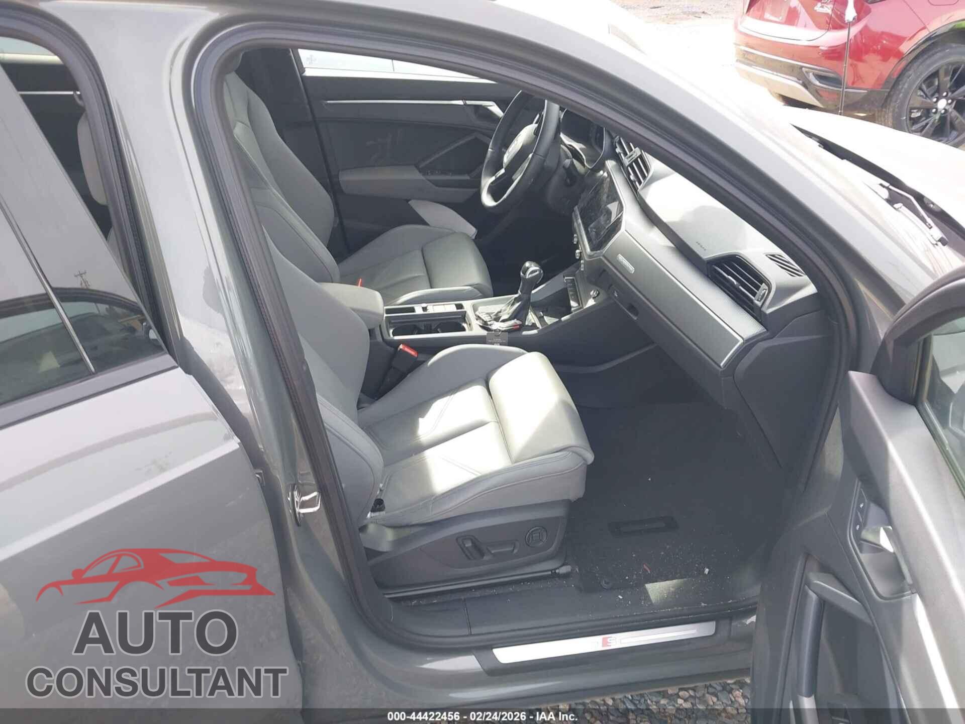 AUDI Q3 2024 - WA1EECF31R1097379