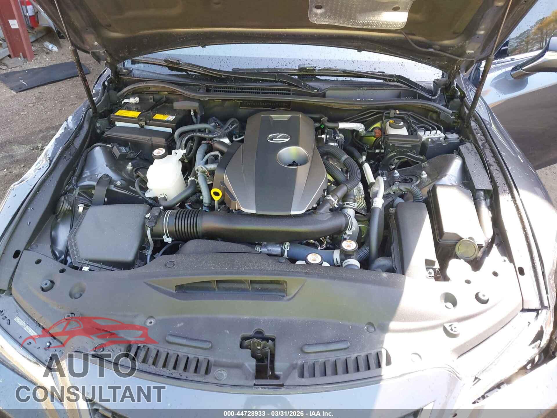 LEXUS IS 300 2021 - JTHCA1D24M5110102