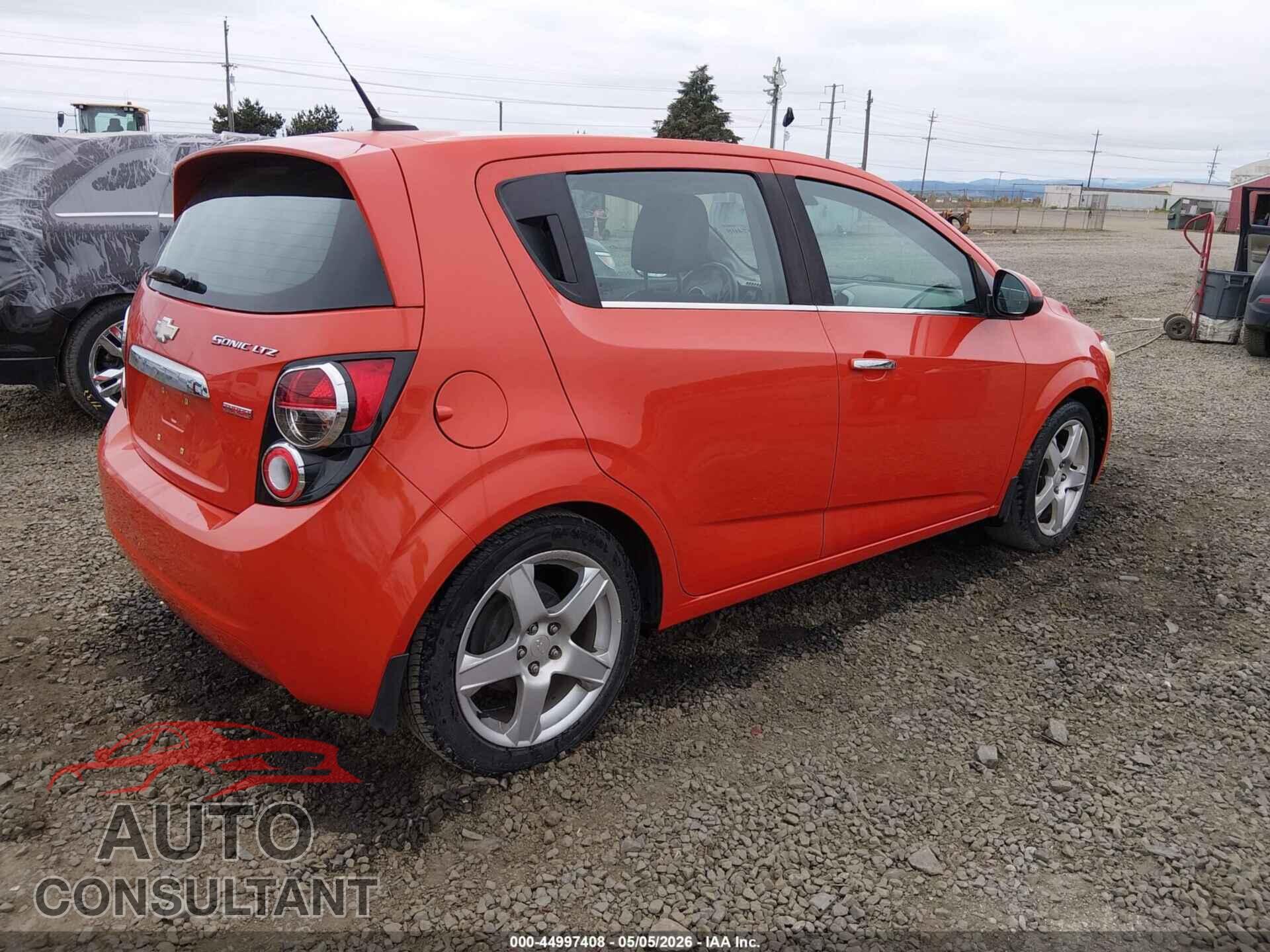 CHEVROLET SONIC 2012 - 1G1JF6SB2C4211386