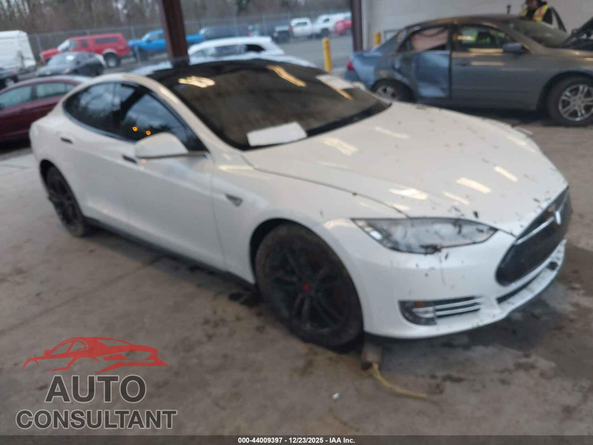 TESLA MODEL S 2012 - 5YJSA1DP5CFS00655