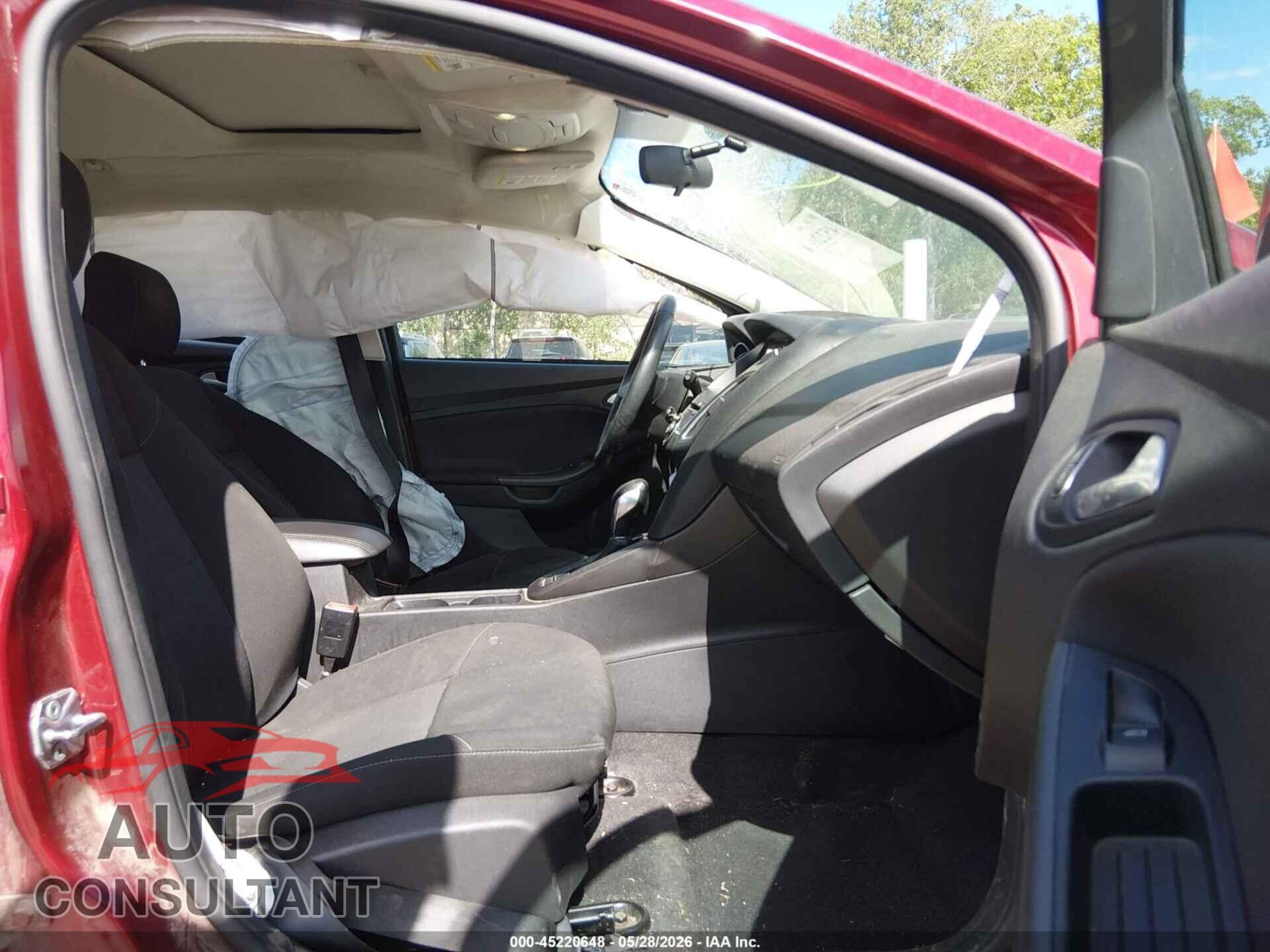 FORD FOCUS 2017 - 1FADP3M20HL311289