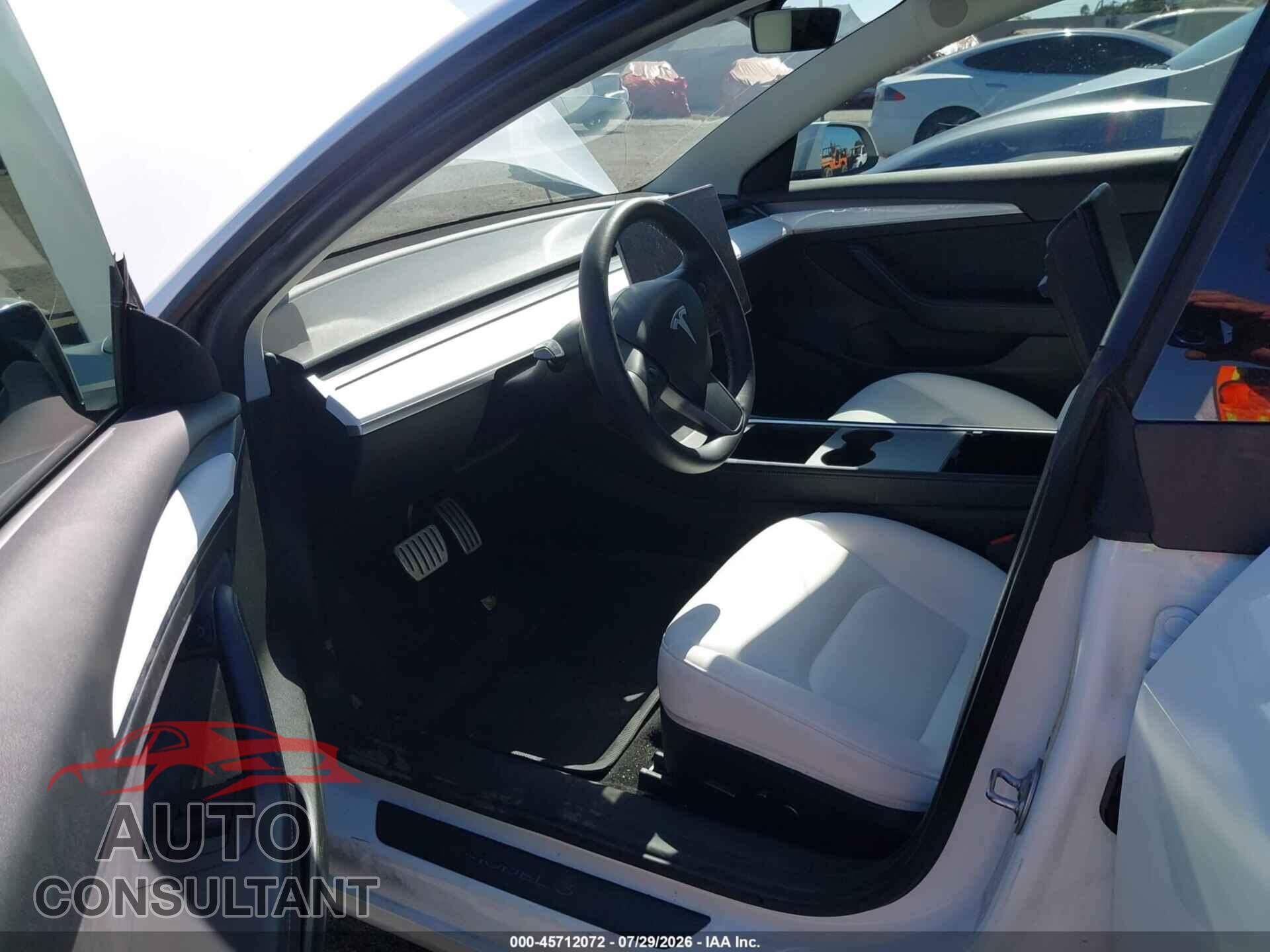 TESLA MODEL 3 2021 - 5YJ3E1EC0MF093696