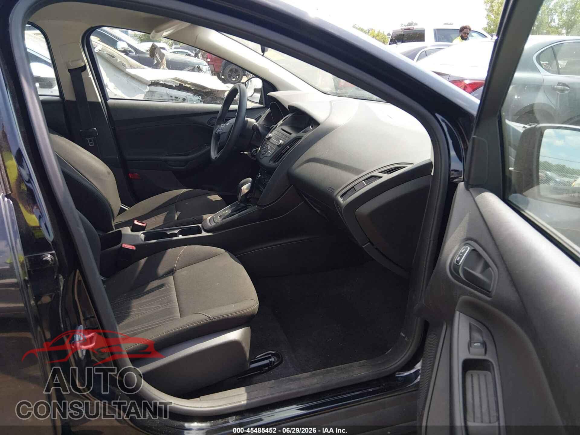 FORD FOCUS 2017 - 1FADP3E21HL228999