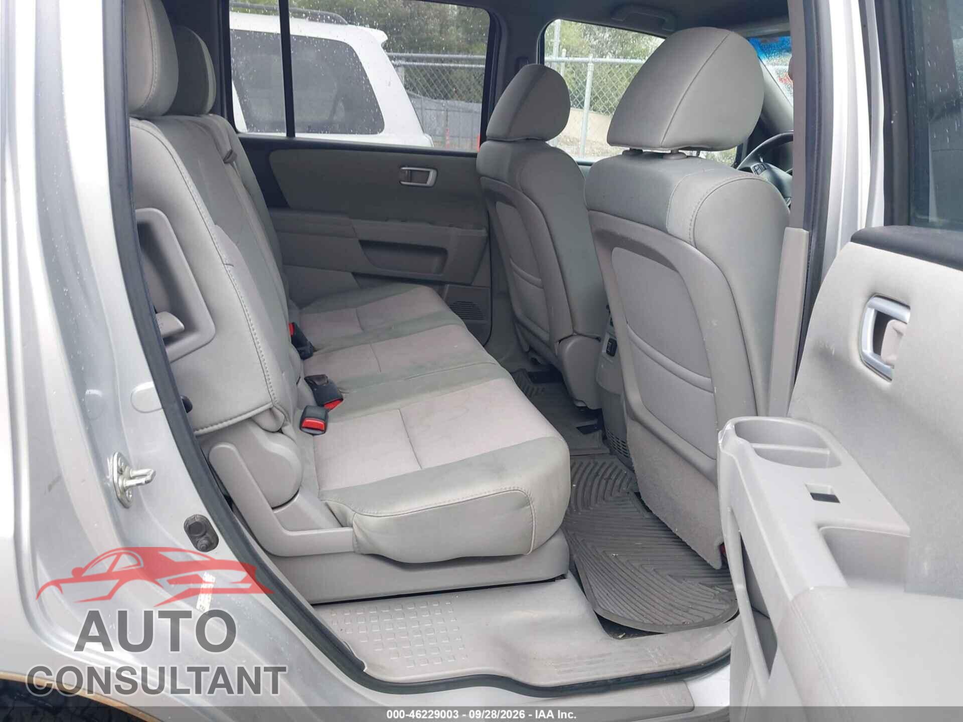 HONDA PILOT 2012 - 5FNYF4H48CB086521
