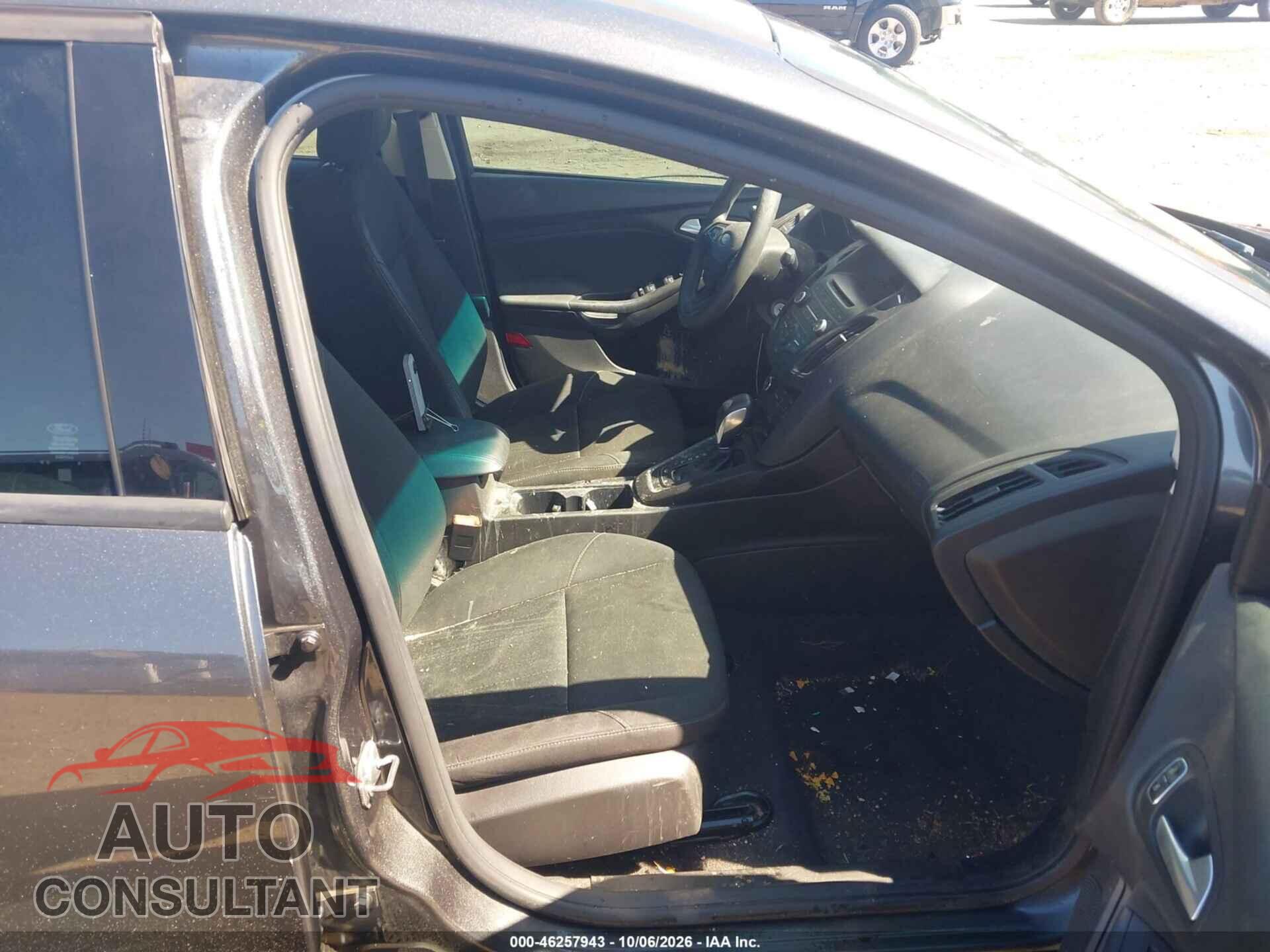 FORD FOCUS 2017 - 1FADP3F28HL216010