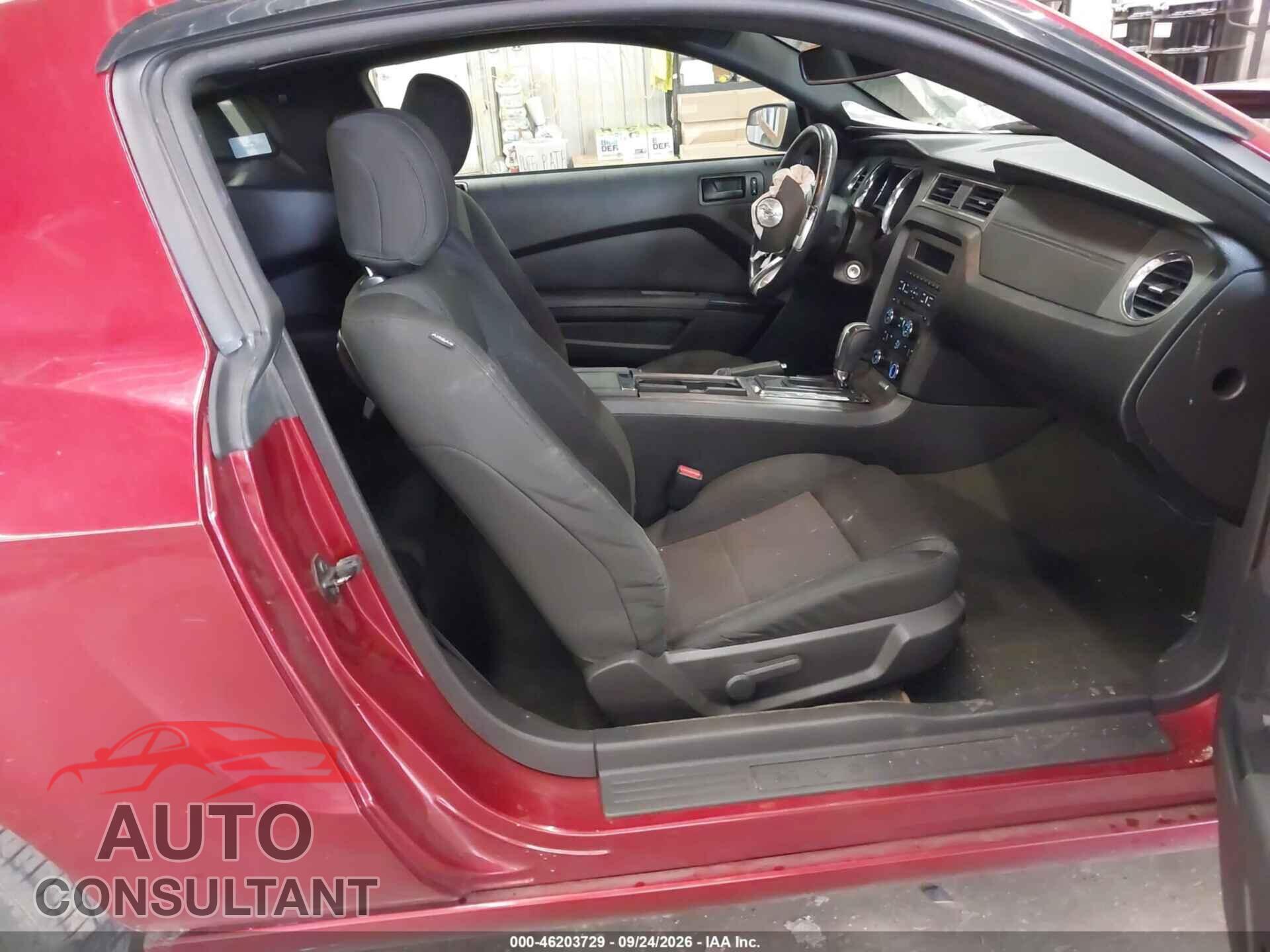 FORD MUSTANG 2014 - 1ZVBP8AM4E5207809