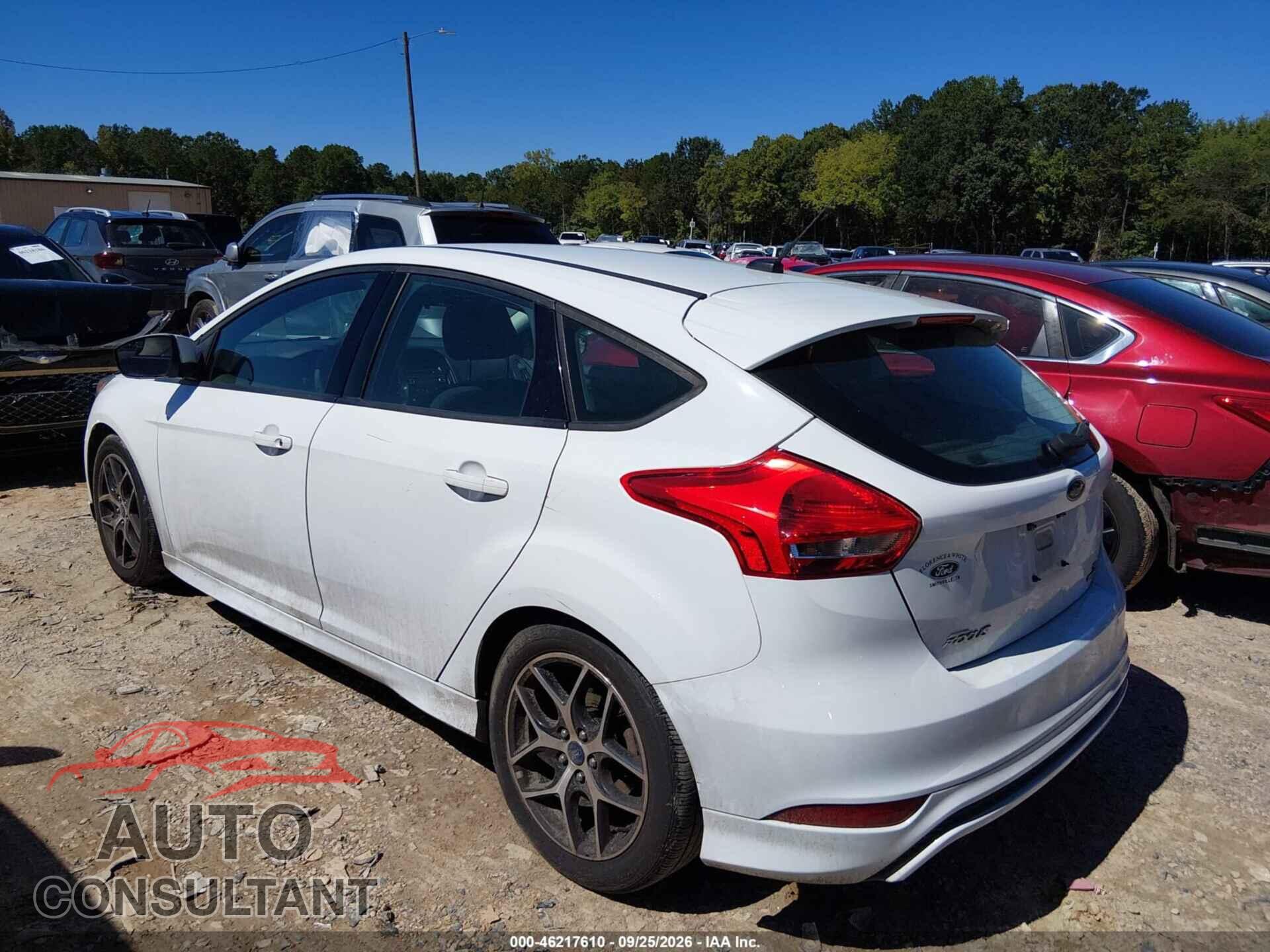 FORD FOCUS 2016 - 1FADP3K29GL371265