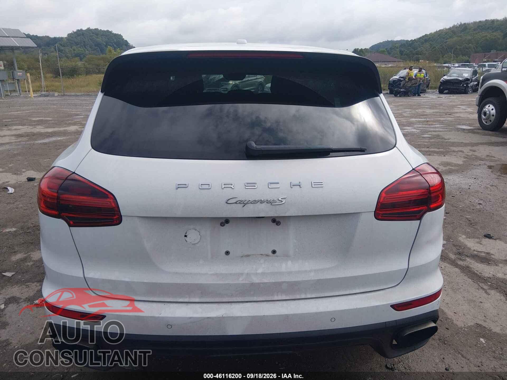 PORSCHE CAYENNE 2017 - WP1AA2A22HKA92353