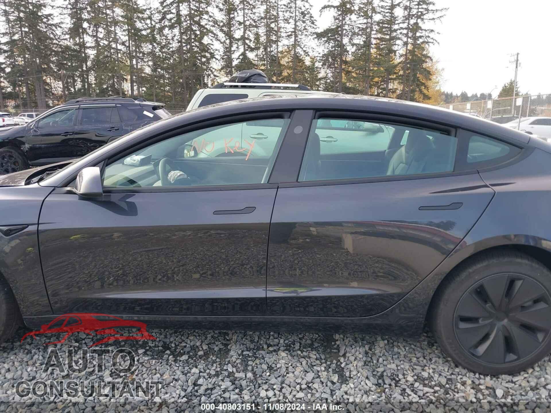 TESLA MODEL 3 2024 - 5YJ3E1EA9RF864548