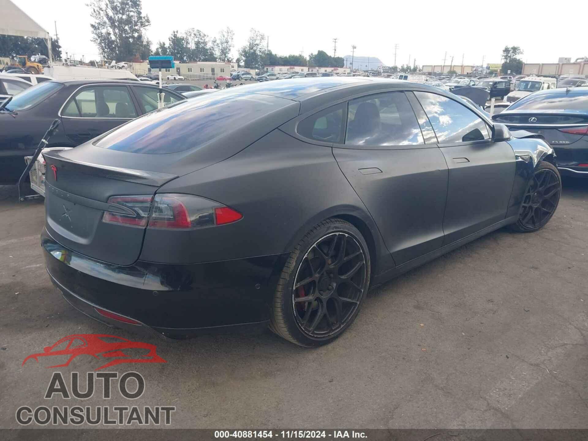 TESLA MODEL S 2013 - 5YJSA1DN3DFP10695
