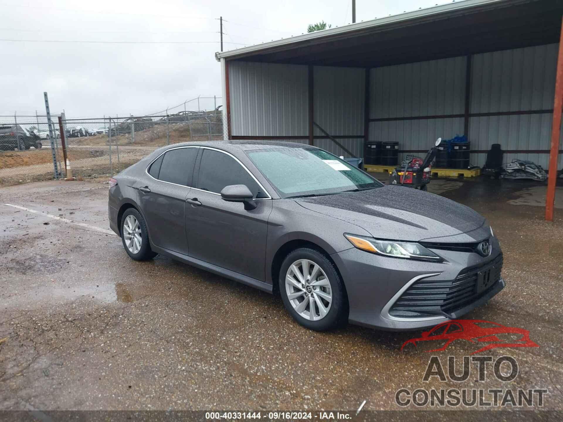 TOYOTA CAMRY 2021 - 4T1C11AK6MU404835