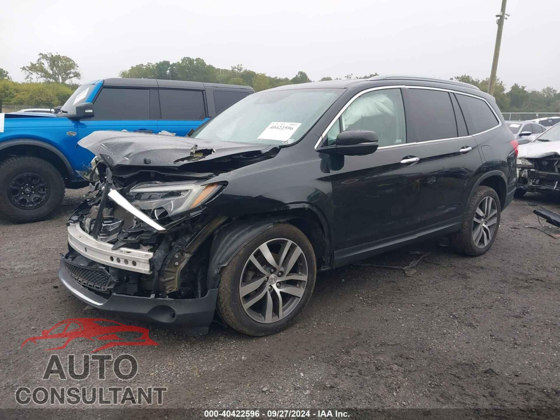 HONDA PILOT 2017 - 5FNYF6H96HB101192