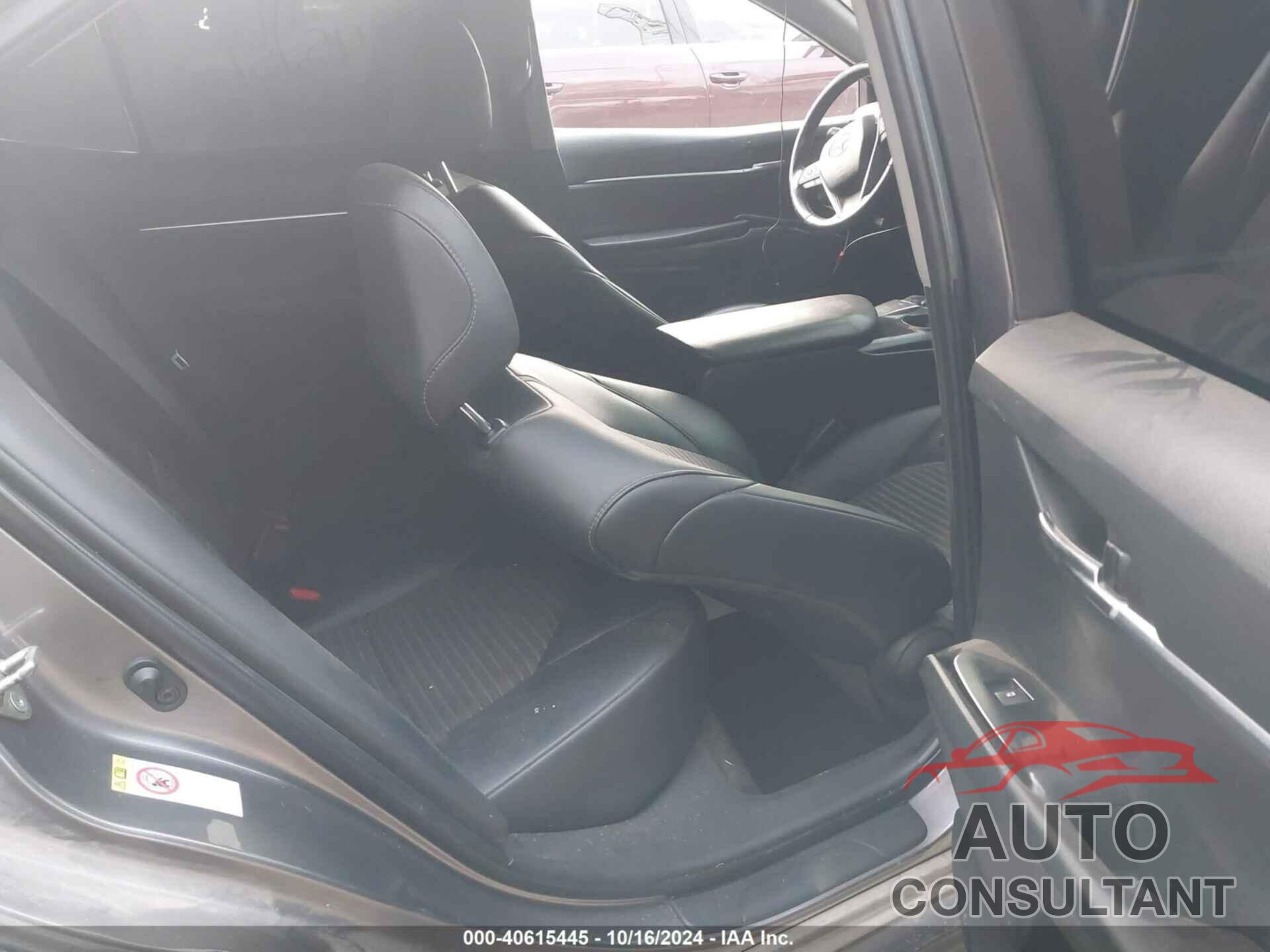TOYOTA CAMRY 2019 - 4T1B11HK3KU206860